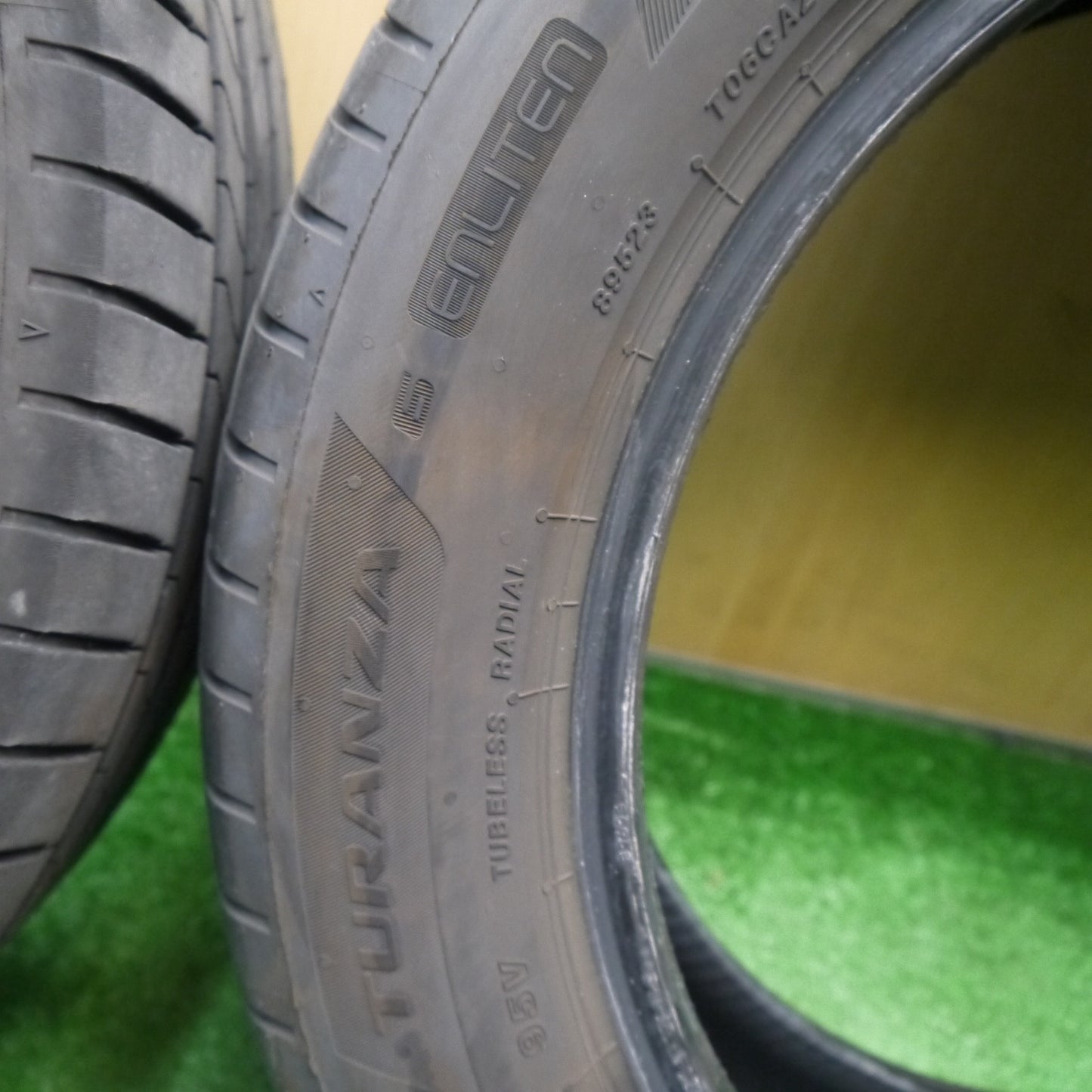 バリ溝！24年！8.5分！2本★205/55R17 ブリヂストン トランザ 6 ENLITEN エンライトン タイヤ 17インチ MINI ミニ クロスオーバー 等★6010509Hノタ