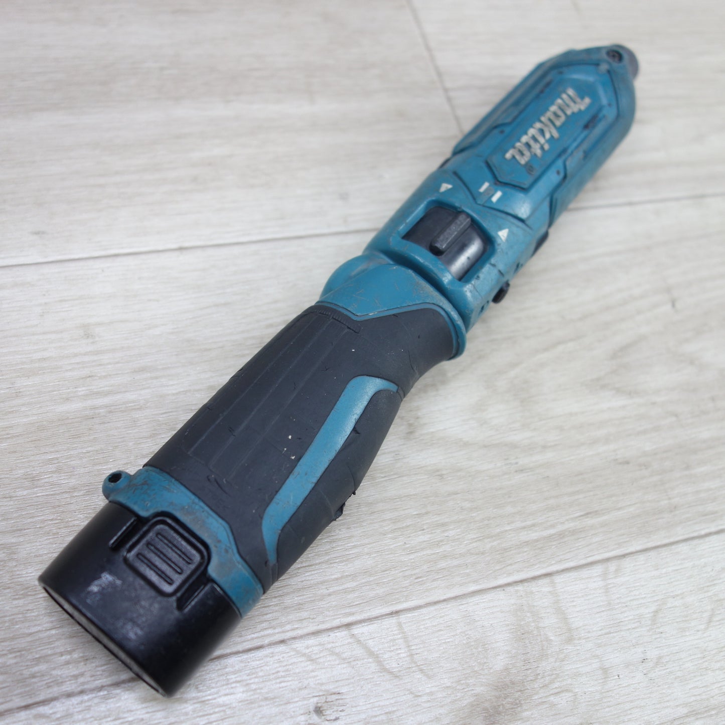 [送料無料] ◆マキタ 充電式 ペン インパクト ドライバ TD022D 7.2V 電動 工具 DIY コードレス Makita◆