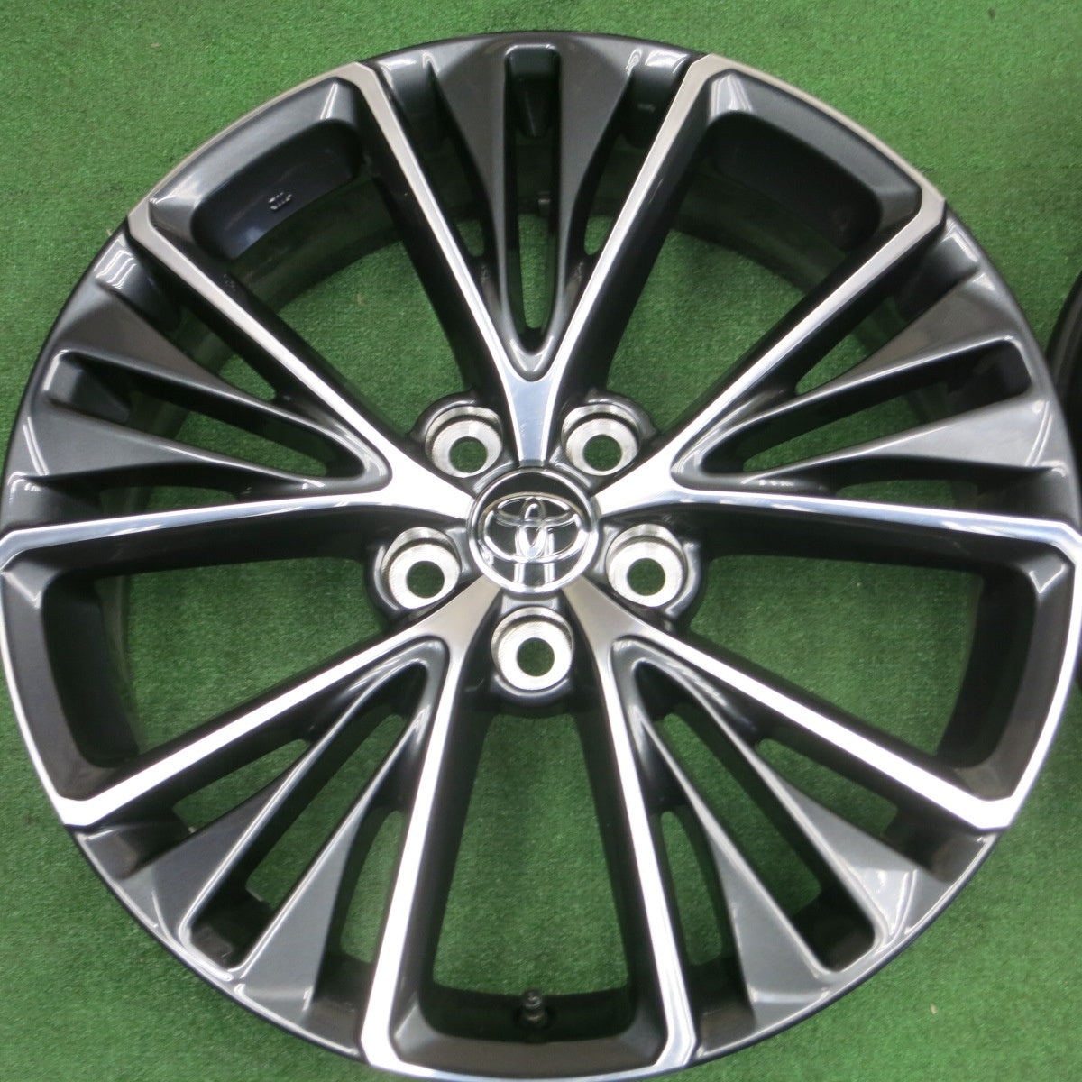 新車外し★トヨタ 60系 プリウス Zグレード 純正 ホイール 19インチ 19×6.5J PCD114.3/5H★6021502NKホ