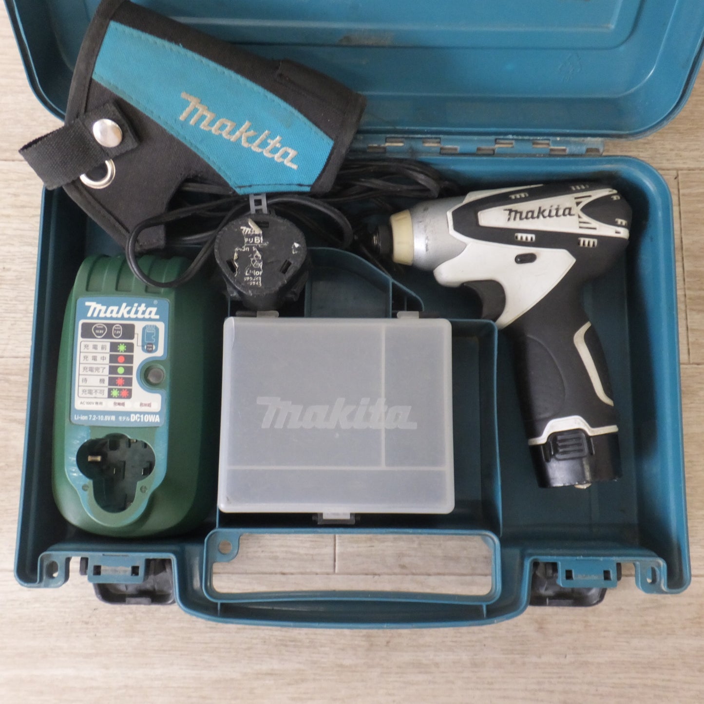 [送料無料] ★マキタ makita 充電式インパクトドライバ TD090DWXW 10.8V★
