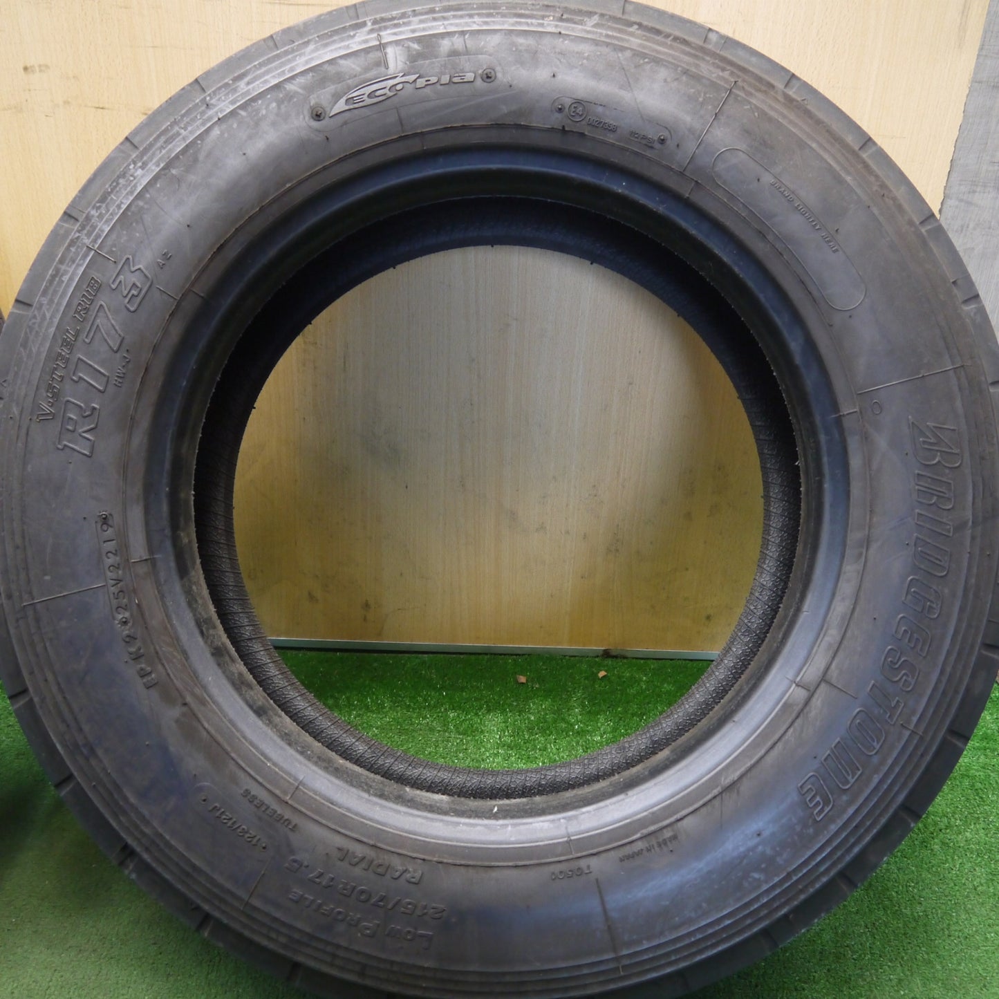 バリ溝！9分！6本★トラック タイヤ 215/70R17.5 123/121J ブリヂストン R173 17.5インチ★6060209Hノ
