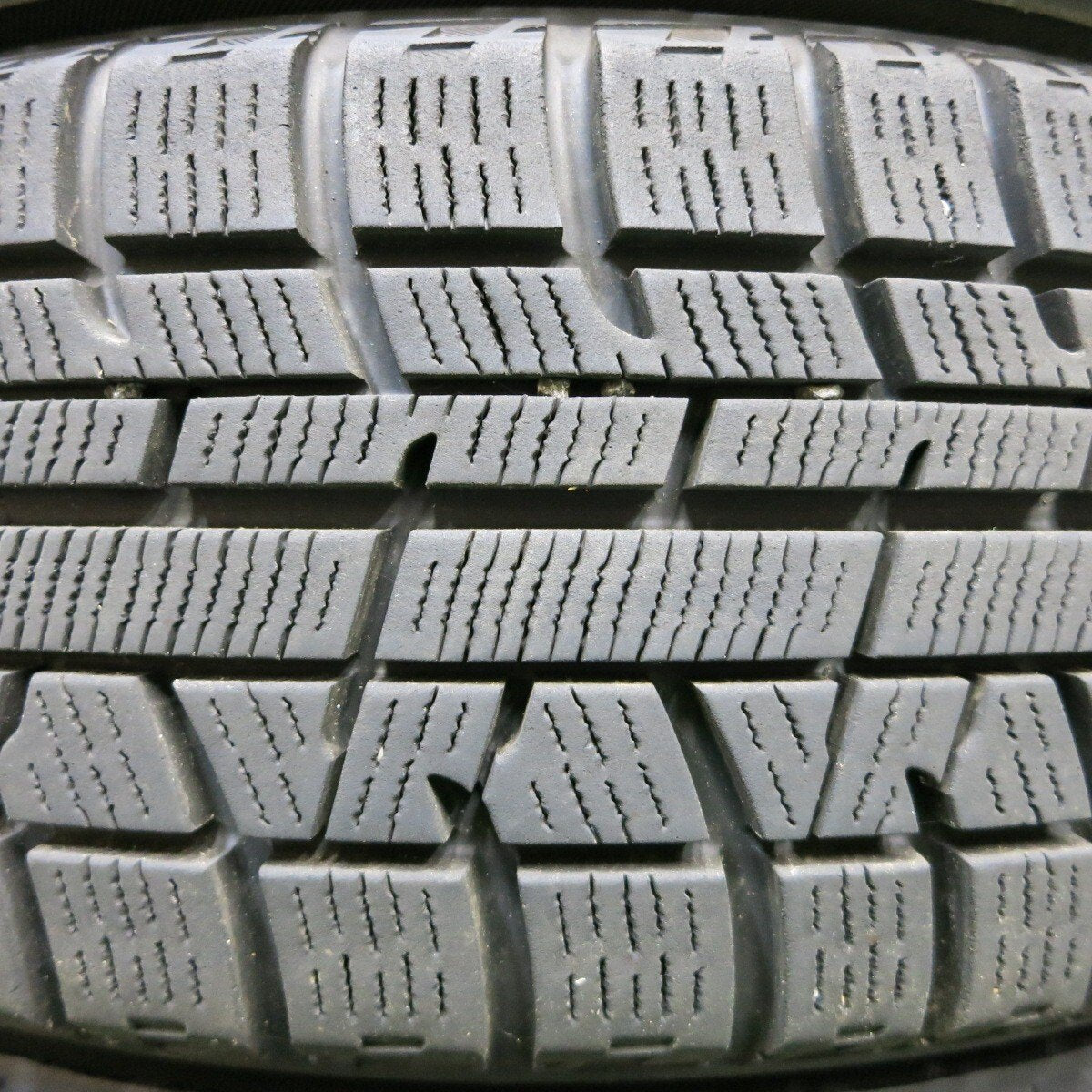 [送料無料] バリ溝！キレイ！9.5分★軽サイズ 165/60R15 スタッドレス ヨコハマ アイスガード iG50 プラス GRASS PCD100/4H★4052311イス