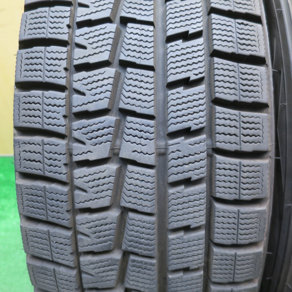 バリ溝！キレイ！9.5分★スタッドレス 215/60R17 ダンロップ ウインターマックス WM01 VELVA SPORTZ ヴェルヴァ 17インチ PCD114.3/5H★5121806NJス