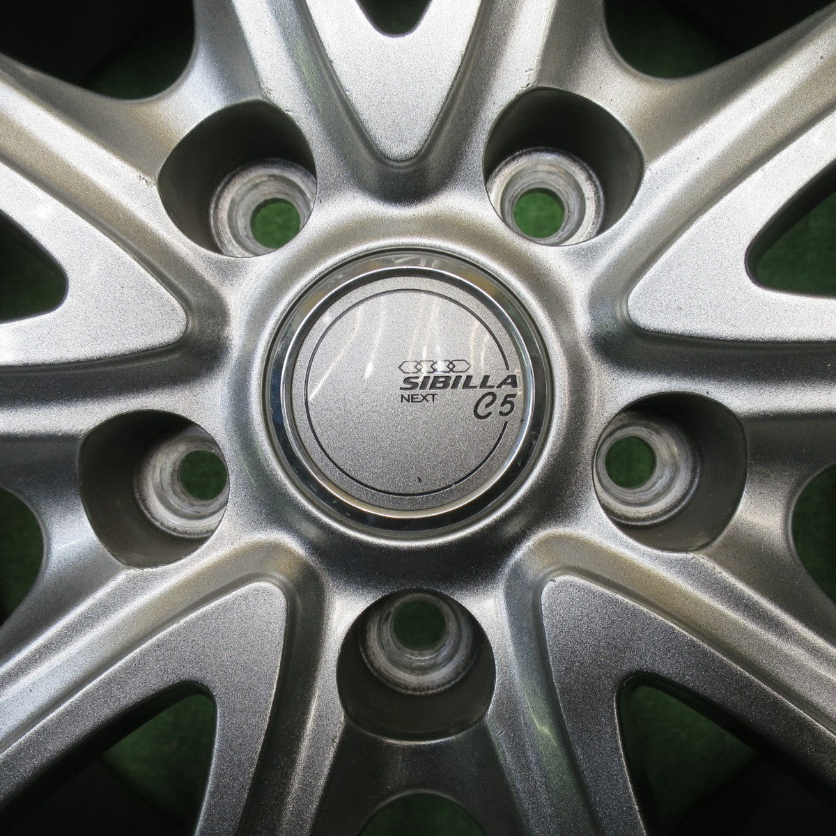 バリ溝！キレイ！9.5分★スタッドレス 215/60R17 トーヨー ウインター トランパス TX SIBILLA NEXT C5 シビラ 17インチ PCD114.3/5H★5122502NJス