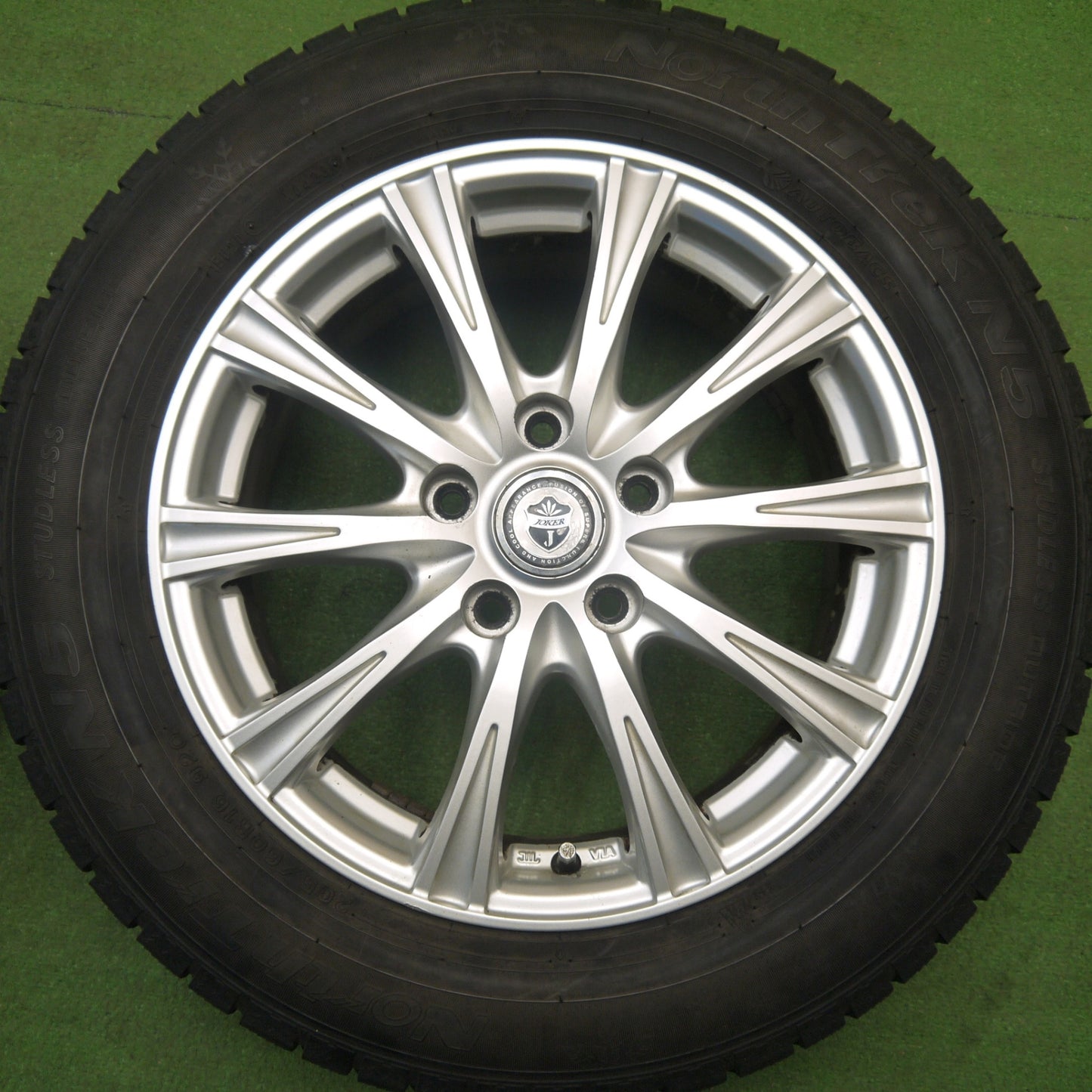 バリ溝！23年！キレイ！8.5分★スタッドレス 205/60R16 オートバックス ノーストレック N5 JOKER ジョーカー 16インチ PCD114.3/5H★6011901Hス