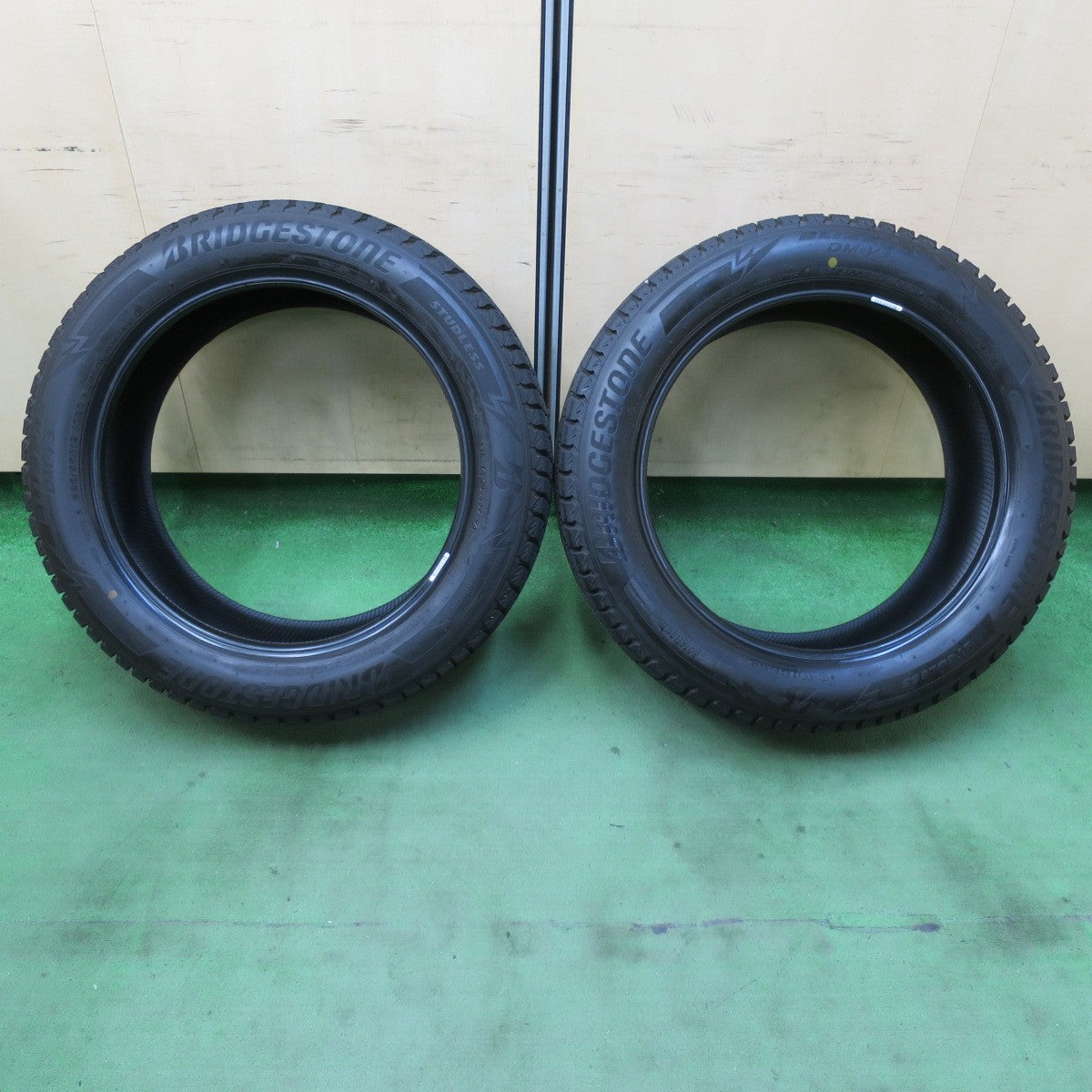 バリ溝！24年！9.5分以上！2本★スタッドレス 225/55R19 ブリヂストン ブリザック DM-V3 19インチ ハリアー クラウンクロスオーバー CX-8 等★5051710イスタ