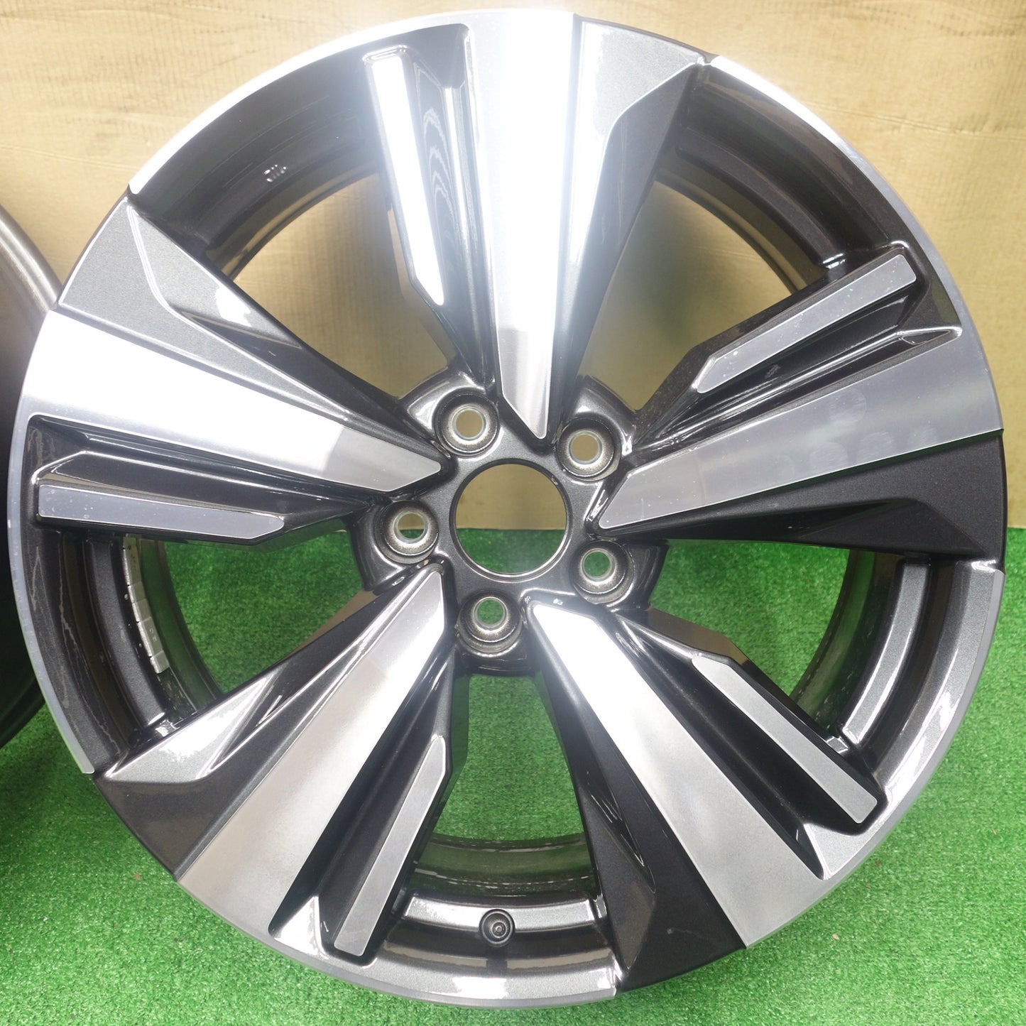 新車外し★日産 T33 エクストレイル 純正 ホイール 19インチ 19×7.5J PCD114.3/5H★5122504KTホ