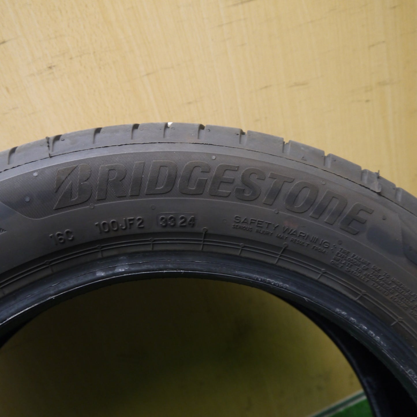 バリ溝！24年！8.5分！2本★205/55R17 ブリヂストン トランザ 6 ENLITEN エンライトン タイヤ 17インチ MINI ミニ クロスオーバー 等★6010509Hノタ