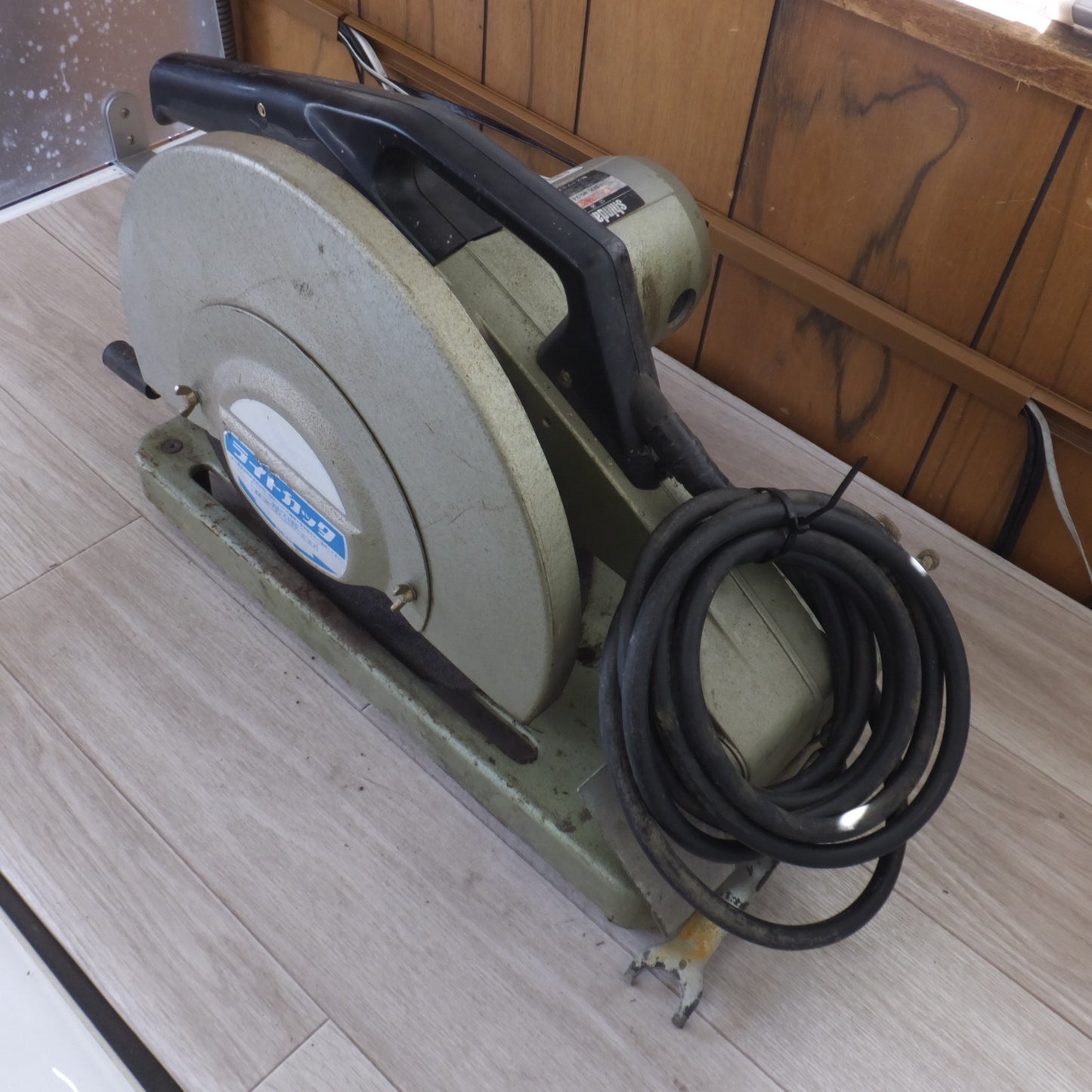 [送料無料] ★新ダイワ shindaiwa ライトカッタ 切断機 L305S-N　100V 15A 1400W 50/60Hz 3600rpm　砥石切断機★