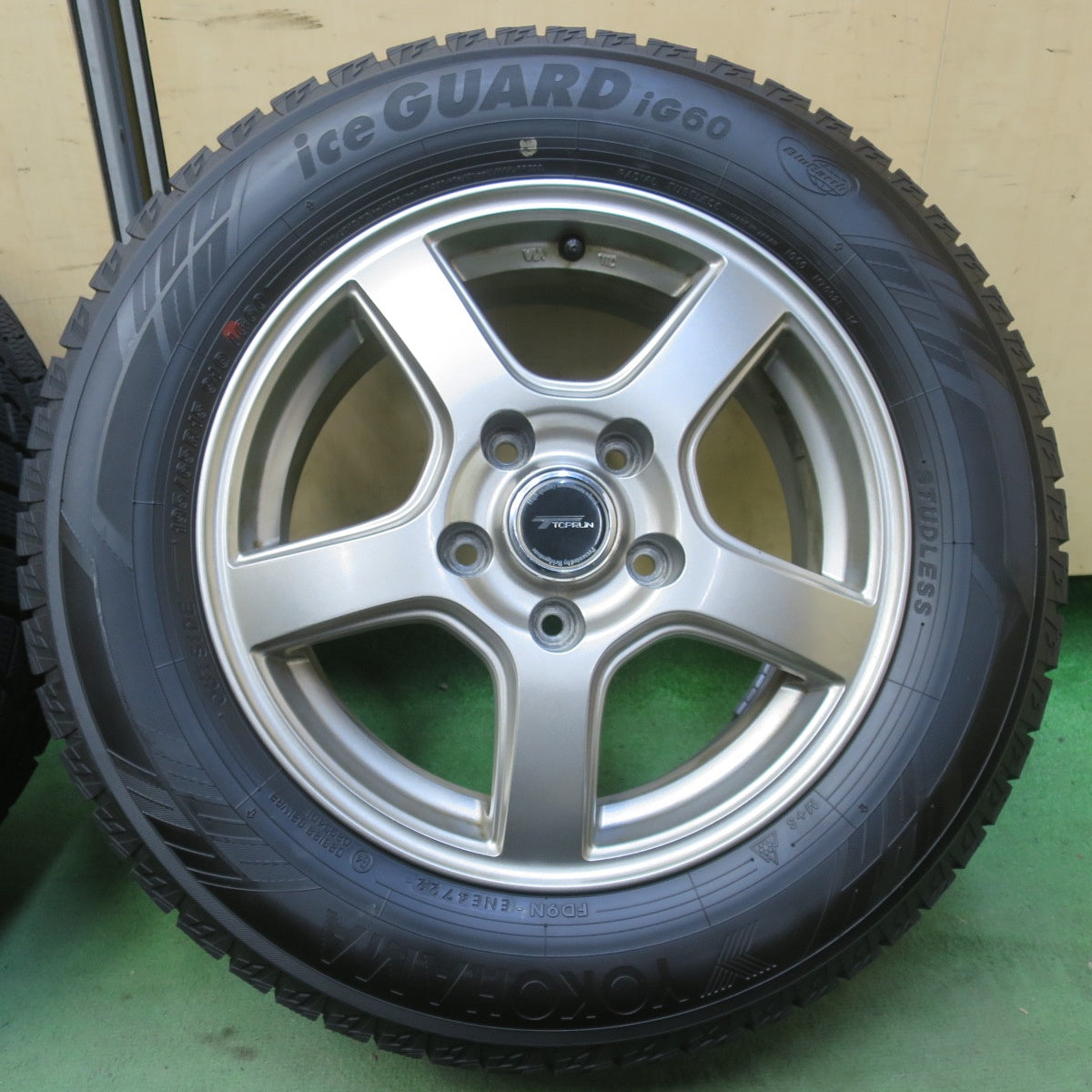 バリ溝！22年！9分◎スタッドレス 195/65R15 ヨコハマ アイスガード iG60 TOPRUN トップラン 15インチ PCD114.3/5H◎6082406イス