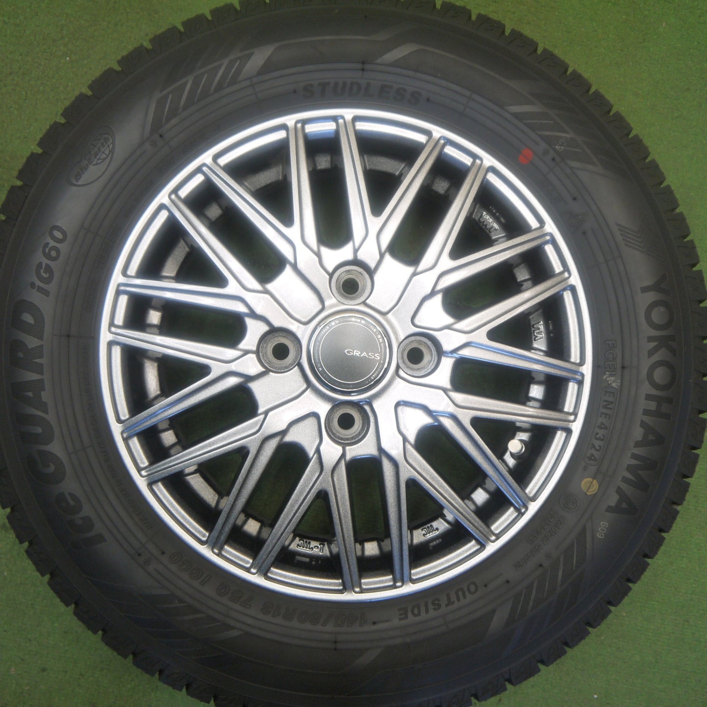 バリ溝！24年！キレイ！ほぼ10分★スタッドレス 145/80R13 ヨコハマ アイスガード iG60 GRASS グラス 13インチ PCD100/4H★6052903Hス