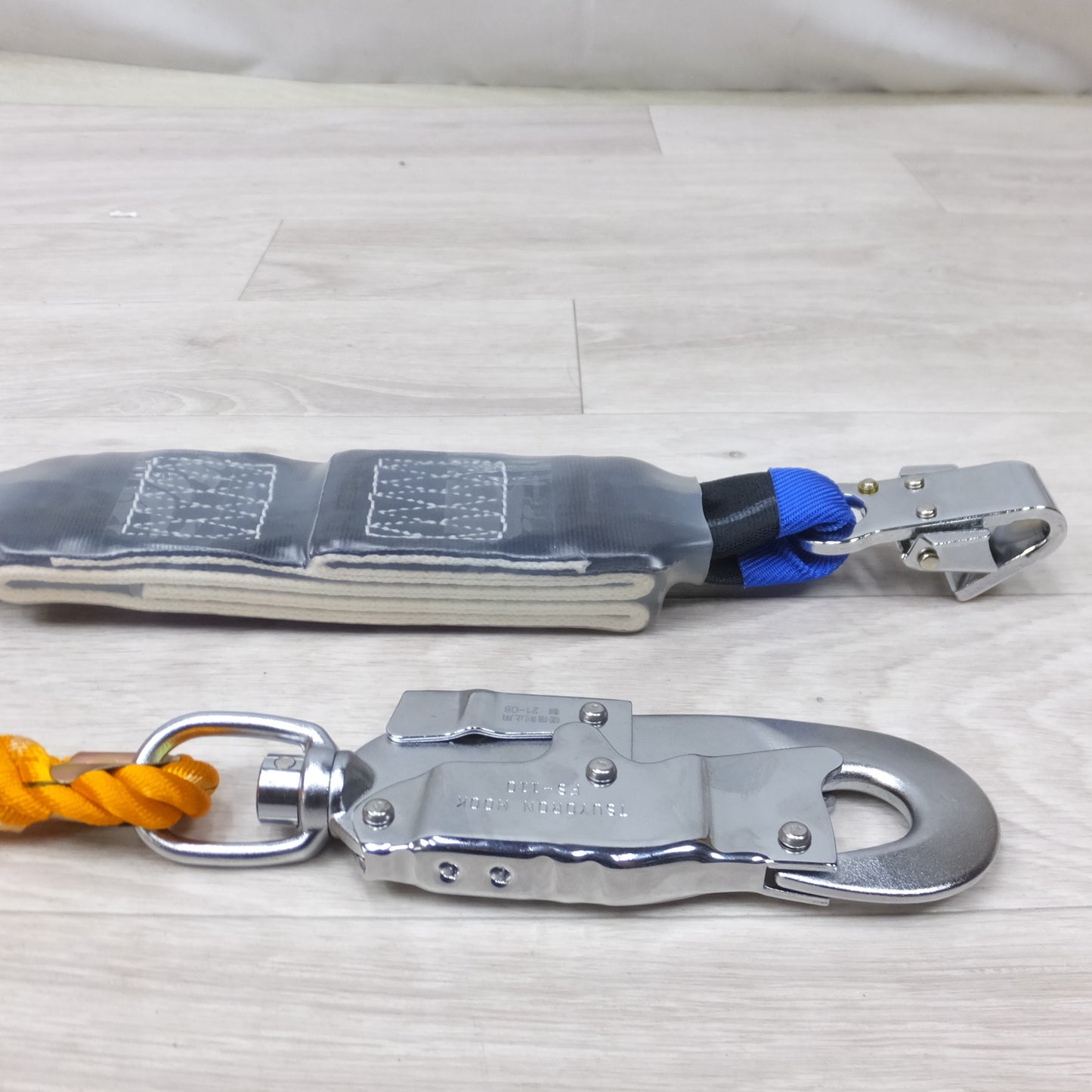 [送料無料] 未使用◆藤井電工 ツヨロン 1丁掛け ロープ式 ランヤード ショック アブソーバ 付きフル ハーネス THL12-112-20110-T2-OR②◆