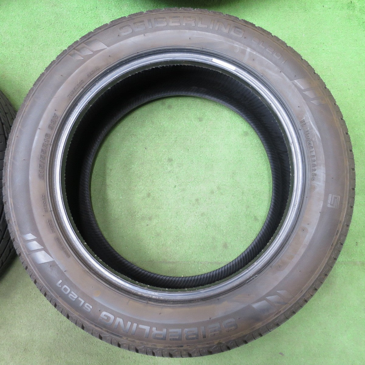 超バリ溝！25年！9.5分以上★215/55R16 セイバーリング SL201 タイヤ 16インチ クラウン インサイト レジェンド プレサージュ 等★6041303NGノタ