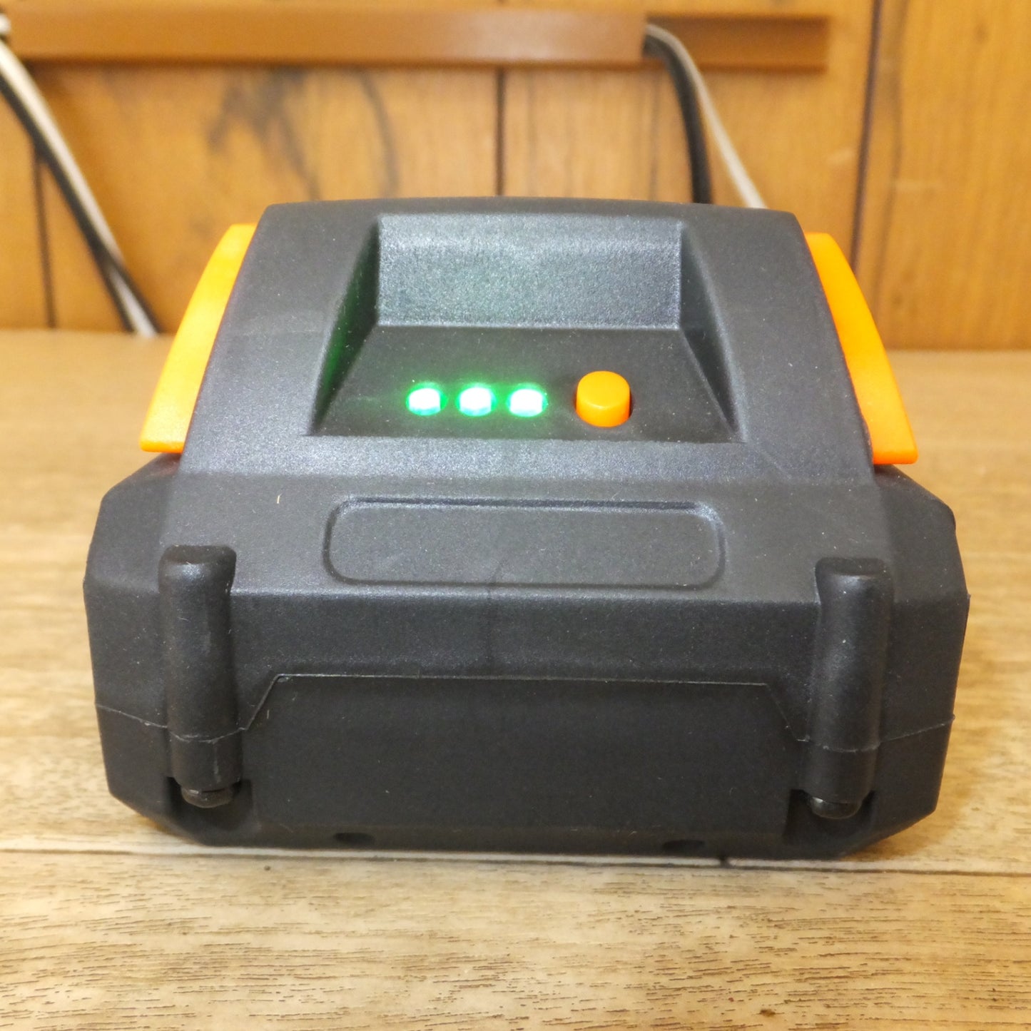 [送料無料] ★ヤードフォース YARD FORCE リチウムイオンバッテリー Li-ion Battery 24VBAT-LTE　24V 2.0Ah★
