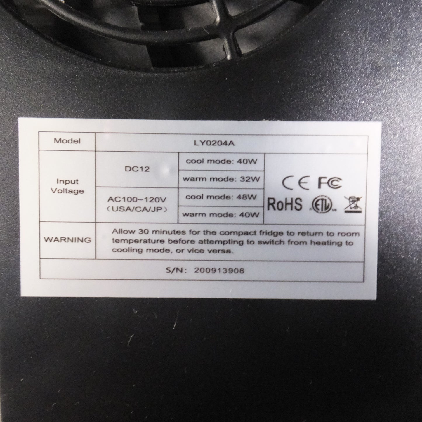 [送料無料] ★AstroAI ミニ冷蔵庫 ポータブル冷温庫 LY0204A 4L　DC12 AC100-120V★