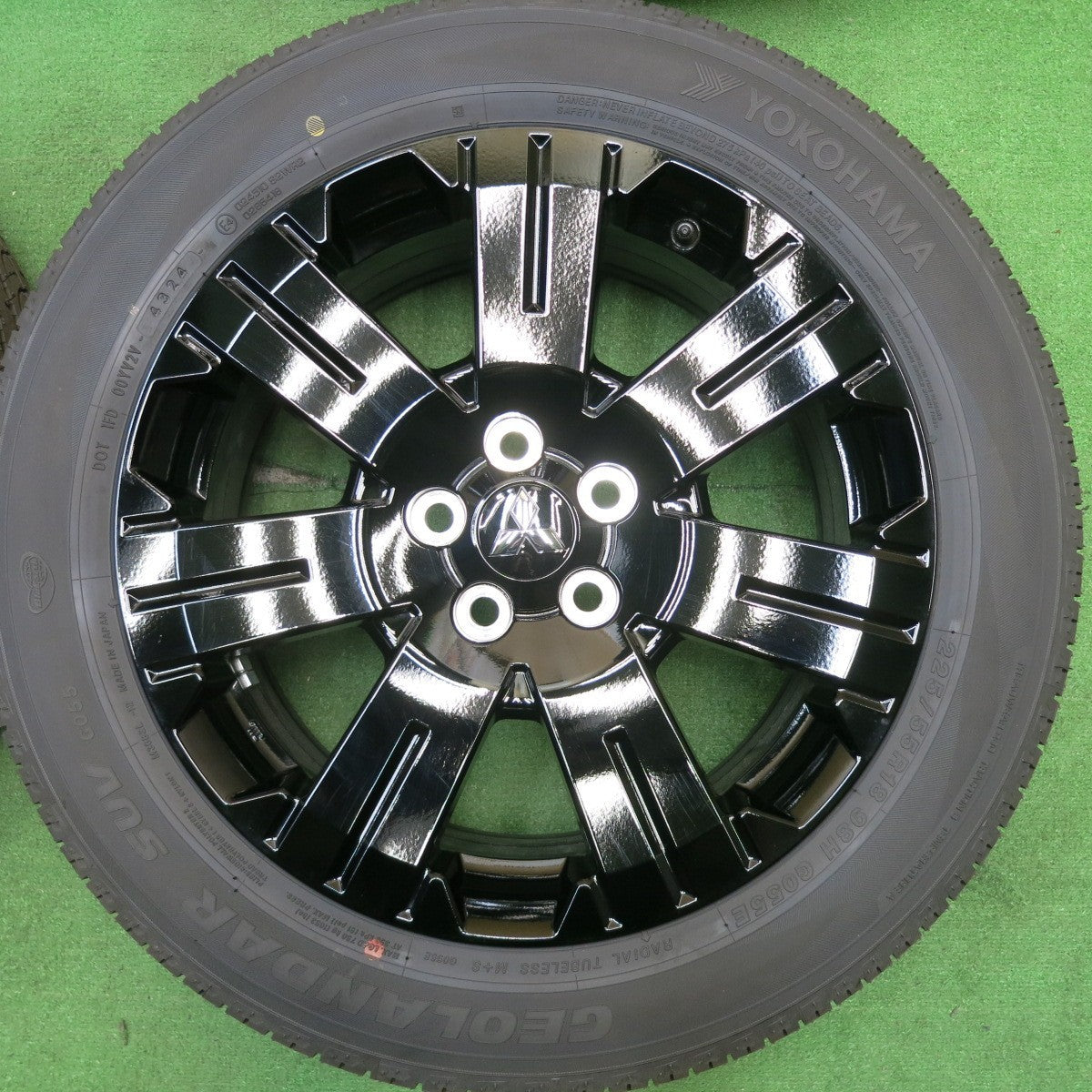 デリカd5新車外しGEOLANDAR G055E 225/55R18 4本セット ヨコハマタイヤ ヨコハマ ジオランダー SUV G055W 225/55R18 225