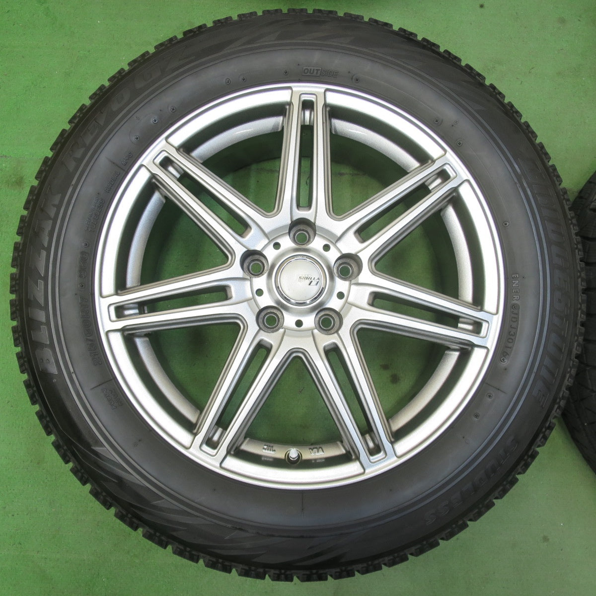 バリ溝！キレイ！9分★スタッドレス 215/60R17 ブリヂストン ブリザック REVO GZ SIBILLA NEXT Z7 シビラ 17インチ PCD114.3/5H★5060905イス
