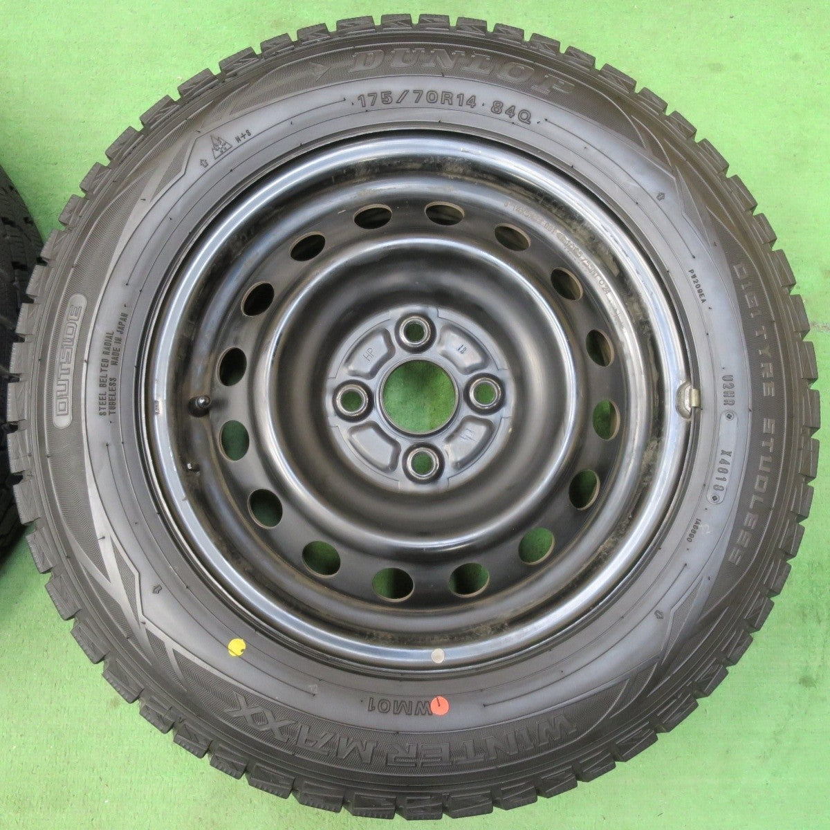 バリ溝！9.5分★スタッドレス 175/70R14 ダンロップ ウインターマックス WM01 スチール ホイール 14インチ PCD100/4H★5031207イス