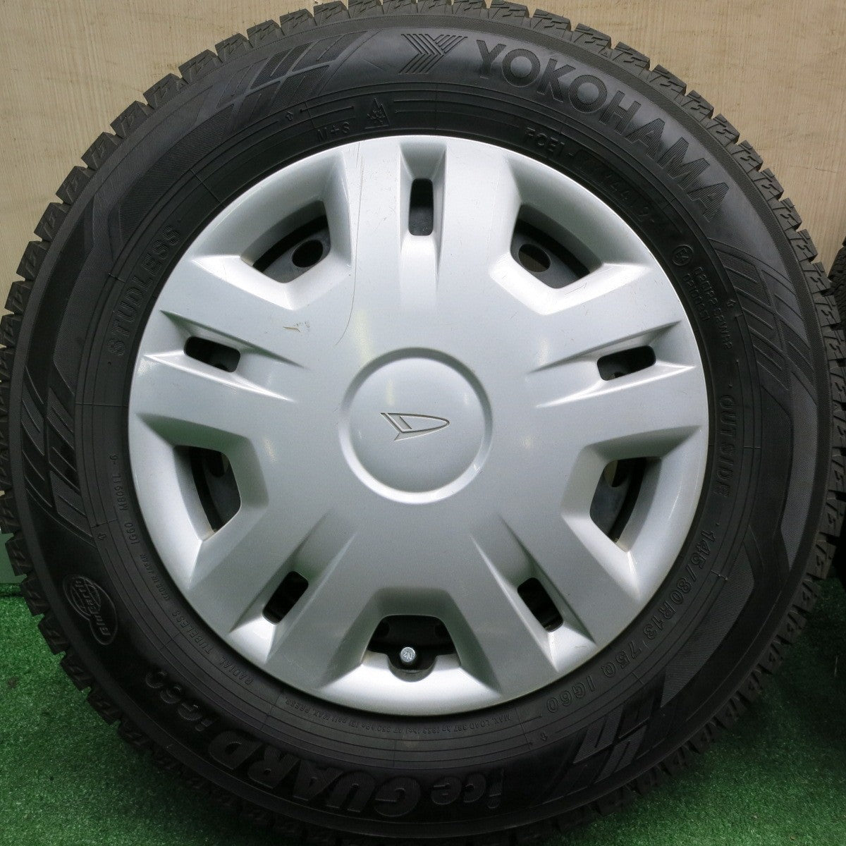 *送料無料* 超バリ溝！ほぼ10分★ダイハツ ムーヴ 純正 スチール 145/80R13 スタッドレス ヨコハマ アイスガード iG60 13インチ PCD100/4H★4051701HAス