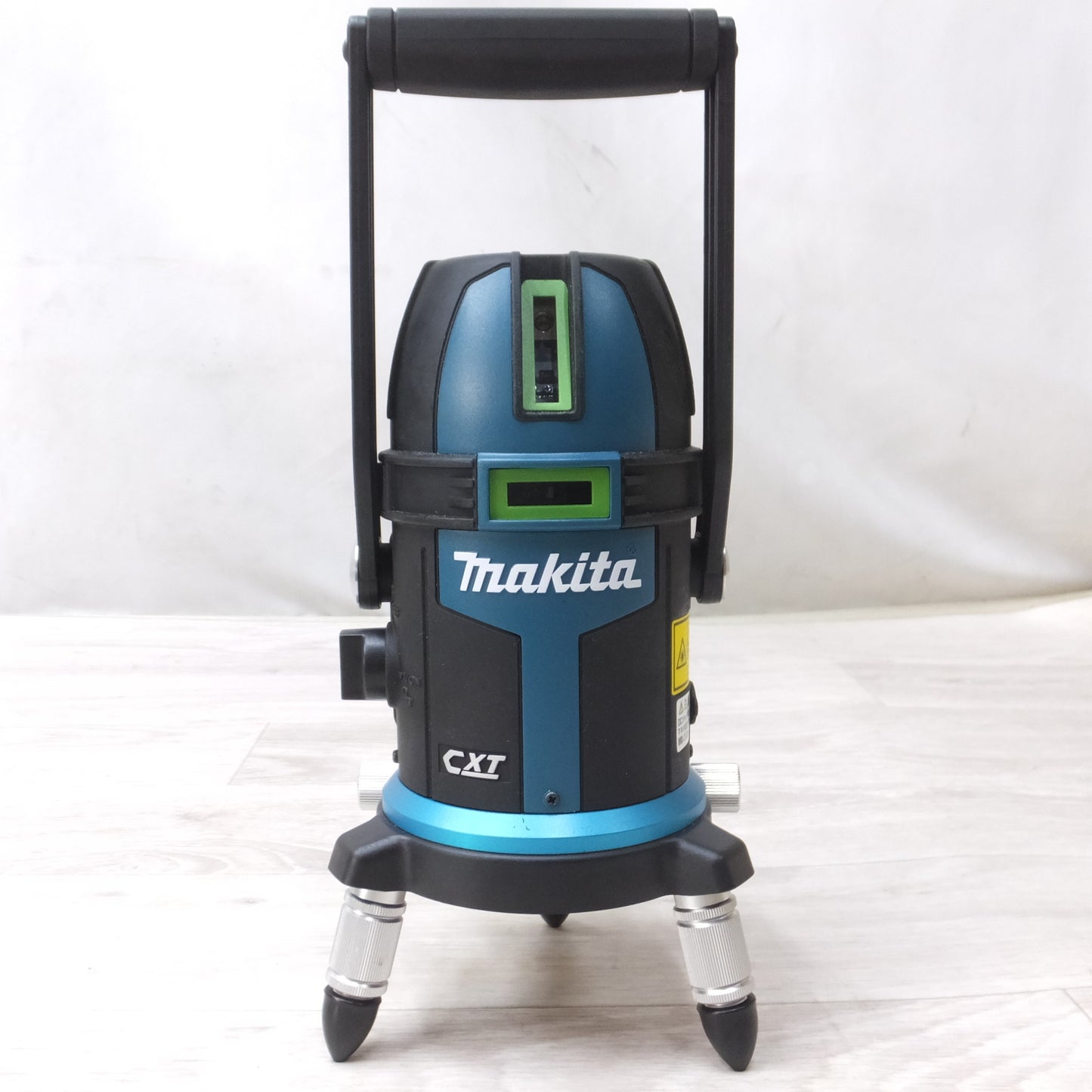 [送料無料] キレイ◆makita マキタ 充電式 屋内・野外兼用 墨出し器 SK209GD 10.8V バッテリー 充電器 LDG-3 受光器 三脚付き◆