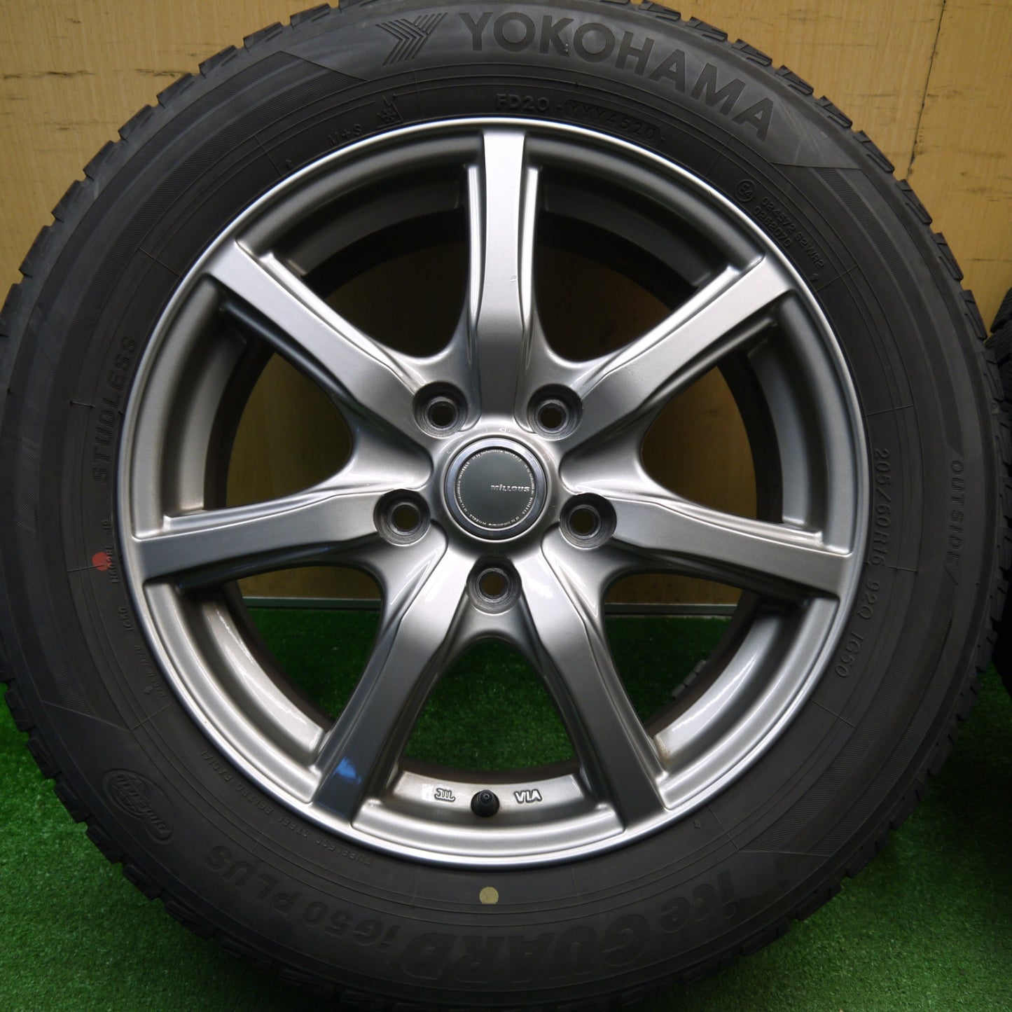 バリ溝！キレイ！8.5分★スタッドレス 205/60R16 ヨコハマ アイスガード iG50 プラス MILLOUS Ki ミルアス 16インチ PCD114.3/5H★6011404Hス