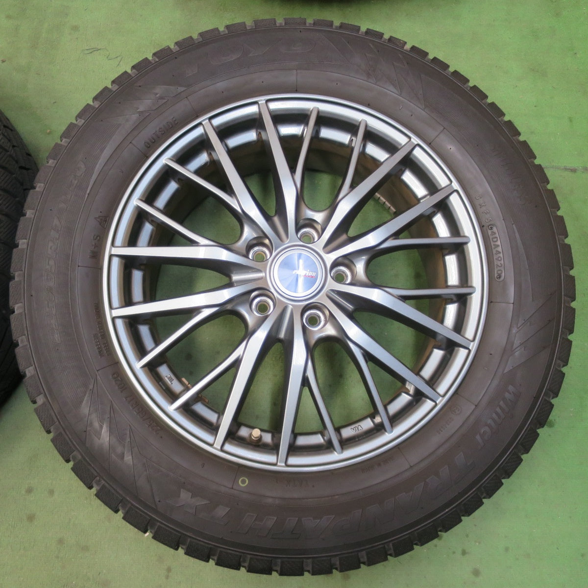 バリ溝！キレイ！9分★スタッドレス 225/65R17 トーヨー ウインター トランパス TX ravrion RM01 ラブリオン 17インチ PCD114.3/5H★6021502IMス