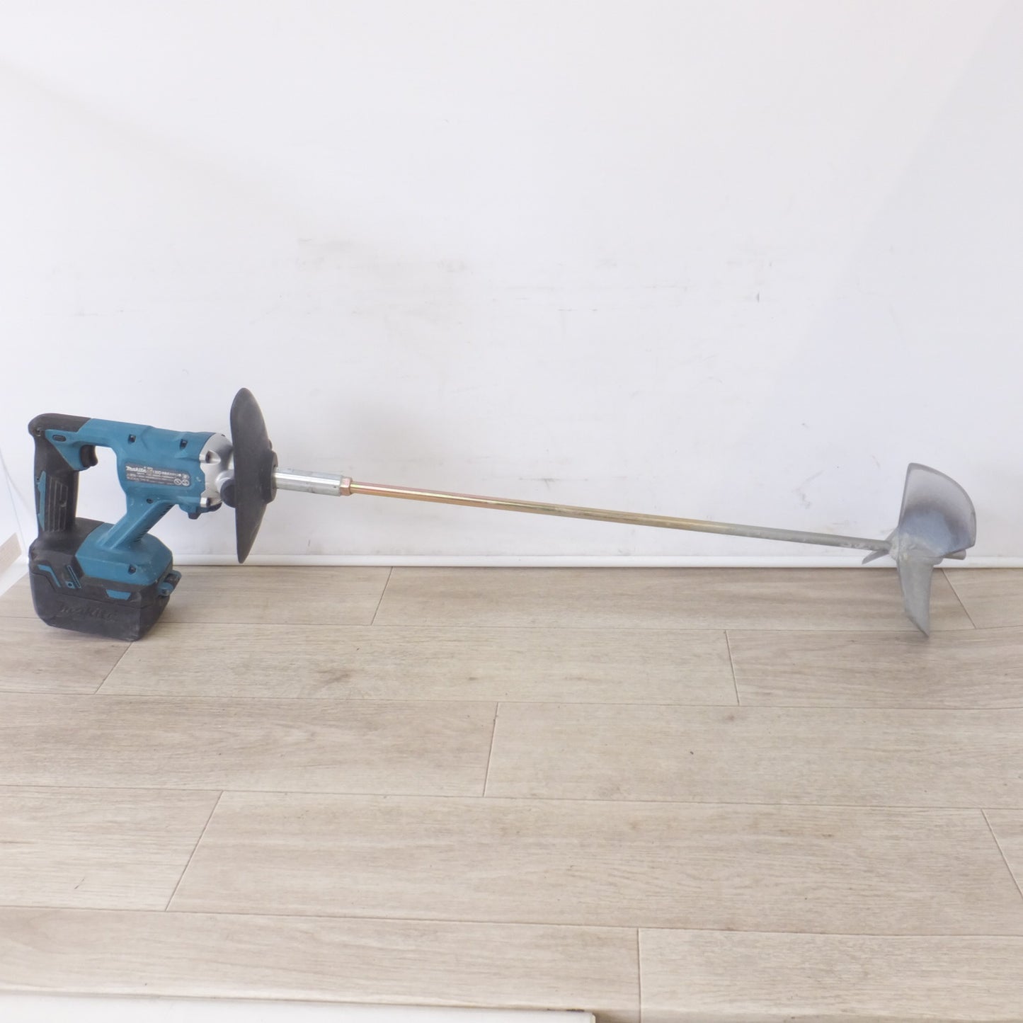 [送料無料] ★マキタ makita 充電式カクハン機 UT130D 18V 本体のみ★