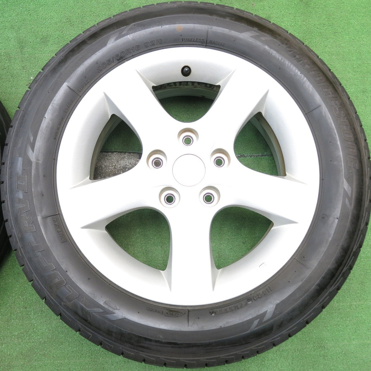 バリ溝！24年！キレイ！9.5分★スズキ SX4 純正 205/60R16 ブリヂストン LUFT RV2 16インチ PCD114.3/5H★5061601AKノ