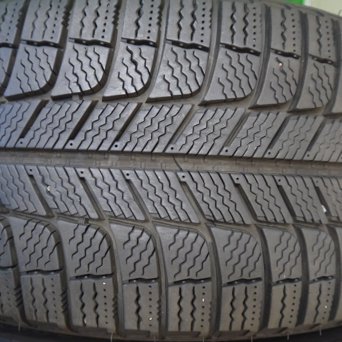 バリ溝！22年！キレイ！8.5分★BMW 等 EURO AFG 225/50R17 スタッドレス ミシュラン X-ICE XI3 17インチ PCD112/5H★5101702Hス