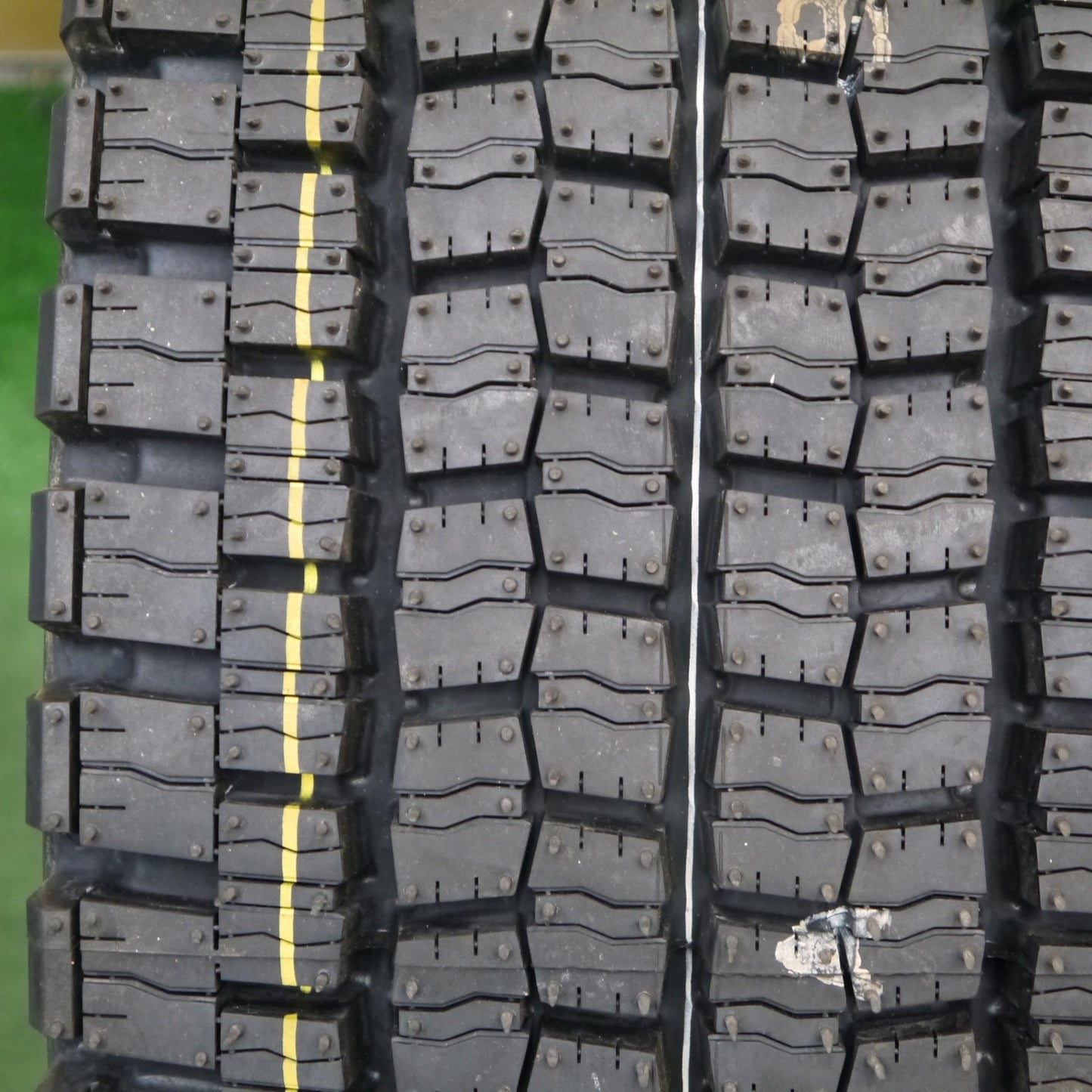 未使用！23年！2本★トラック タイヤ 245/70R19.5 136/134J スタッドレス ダンロップ デクテス SP001 19.5インチ DECTES★5061106KKスタ