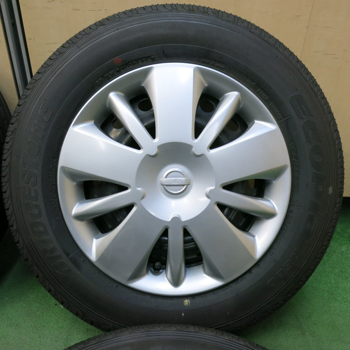 新車外し！24年★日産 NV200 バネット 純正 スチール 165/80R14 91/90N ブリヂストン エコピア R680 14インチ PCD114.3/4H★5071113SYノ