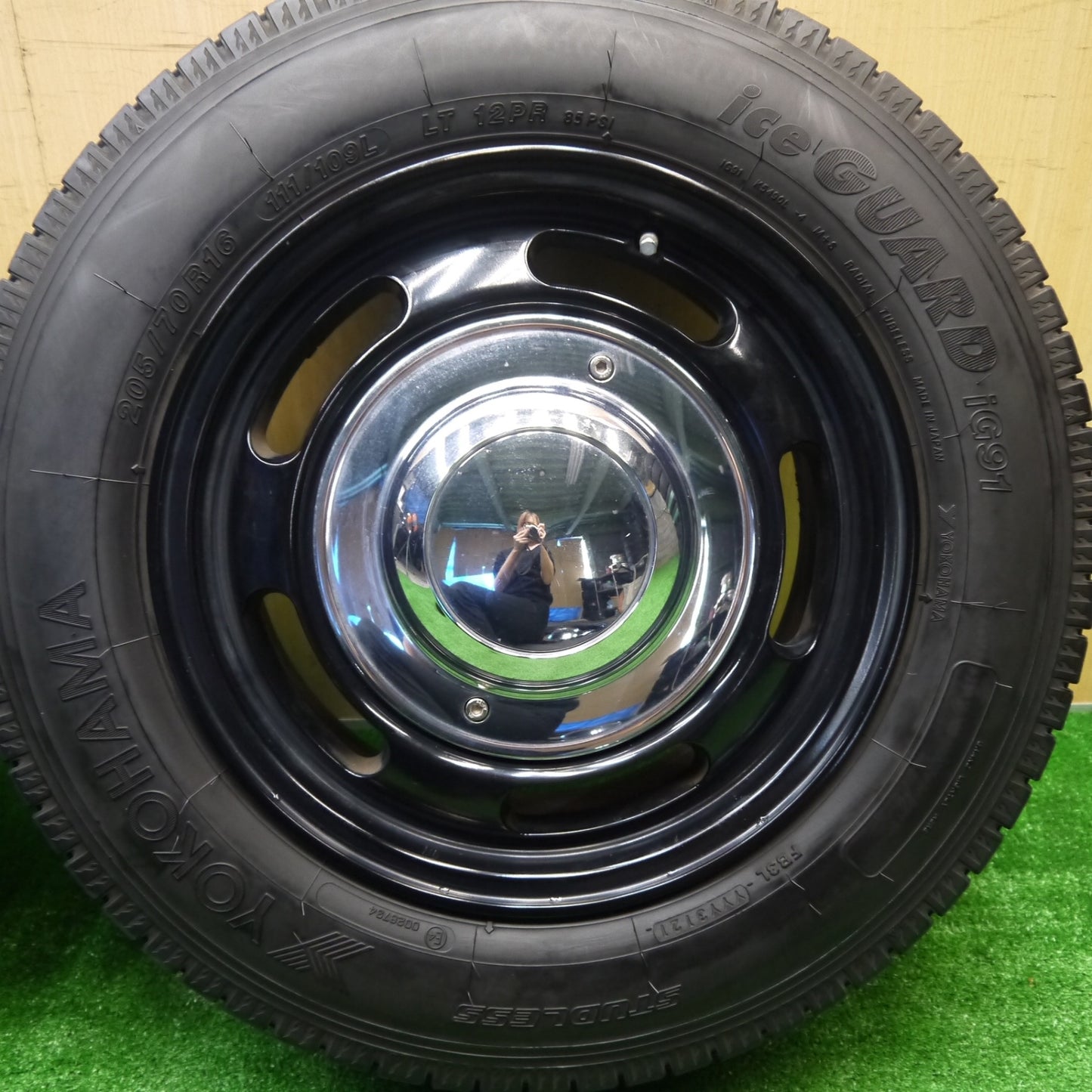 バリ溝！21年！キレイ！9.5分★ハイエース 等 205/70R16 111/109L スタッドレス ヨコハマ アイスガード iG91 flexdream カバー フレックスドリーム PCD139.7/6H★5101705Hス