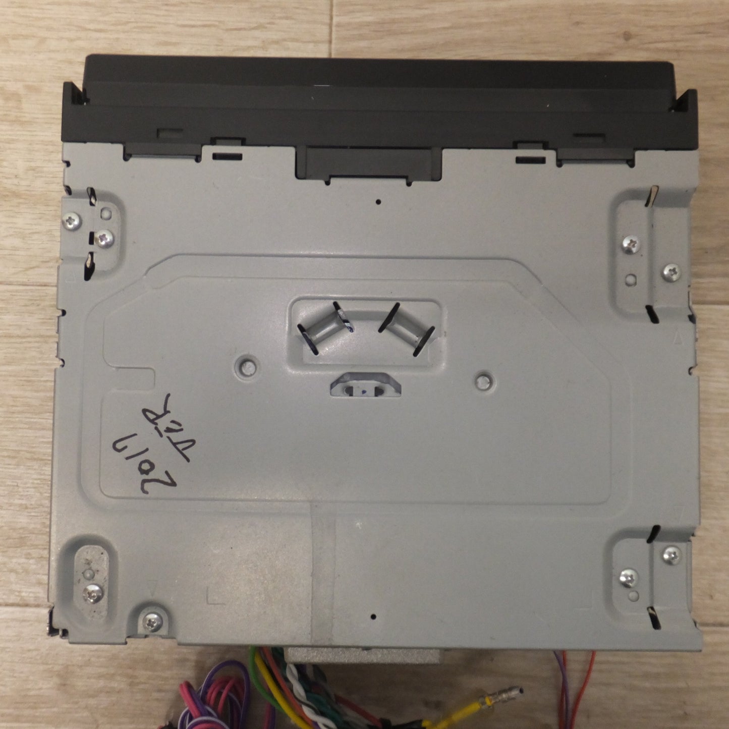 [送料無料] ★カロッツェリア carrozzeria AV一体型メモリーナビゲーション AVIC-RZ901-R[30]★