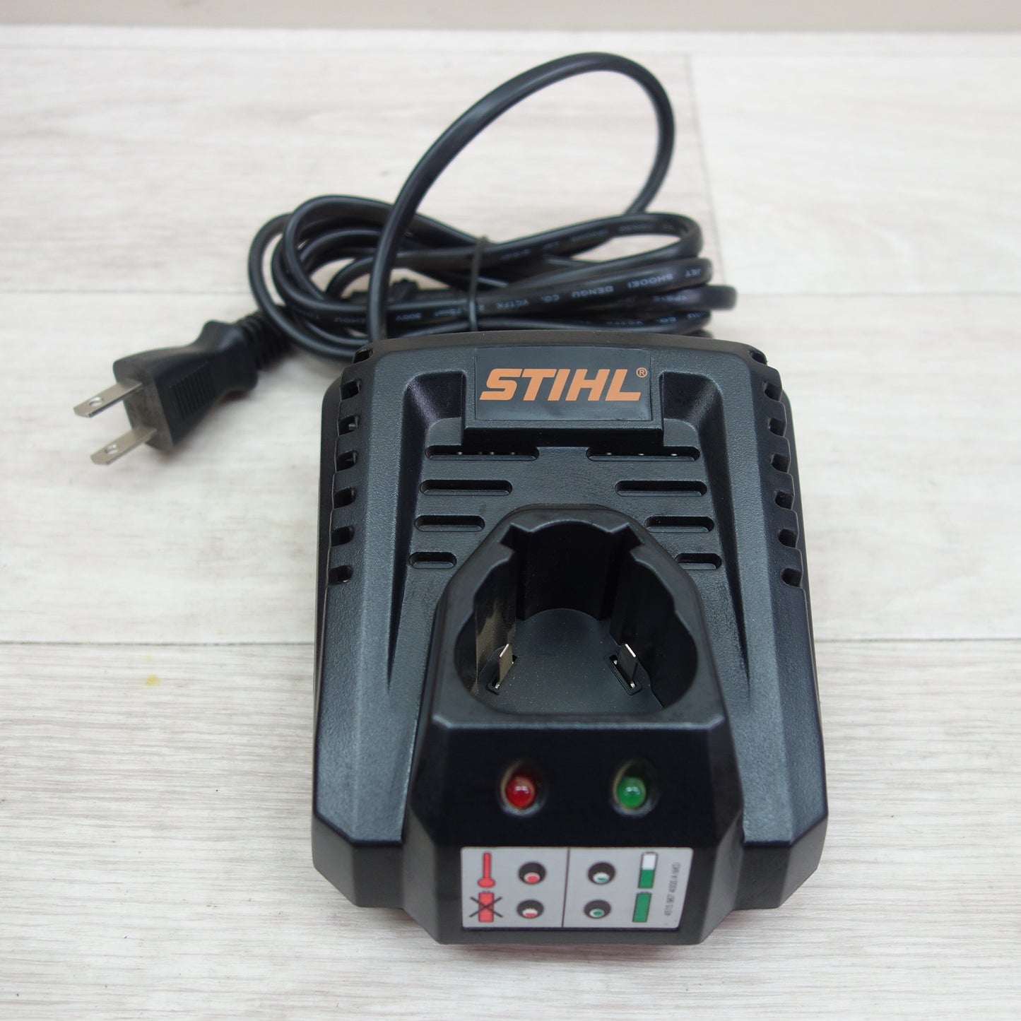 [送料無料] キレイ☆STIHL バッテリー ガーデン バリカン HSA25 スチール 充電式 ヘッジトリマー☆