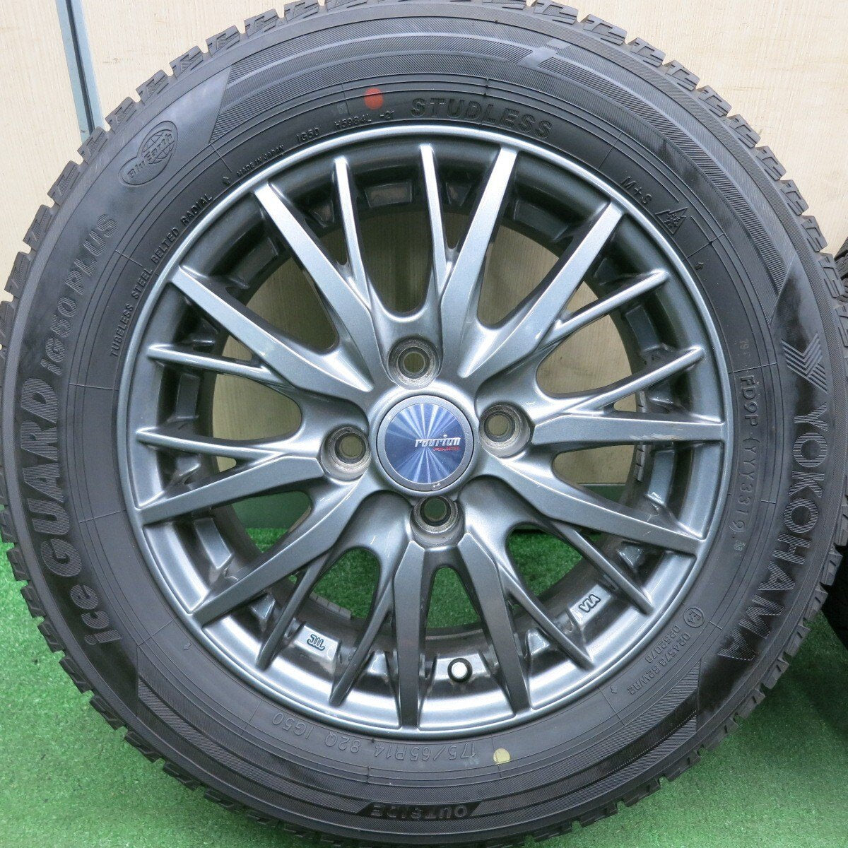 バリ溝！9.5分★ススタッドレス 175/65R14 ヨコハマ アイスガード iG50 プラス ravrion RM01 ラブリオン PCD100/4H★4051307HAス