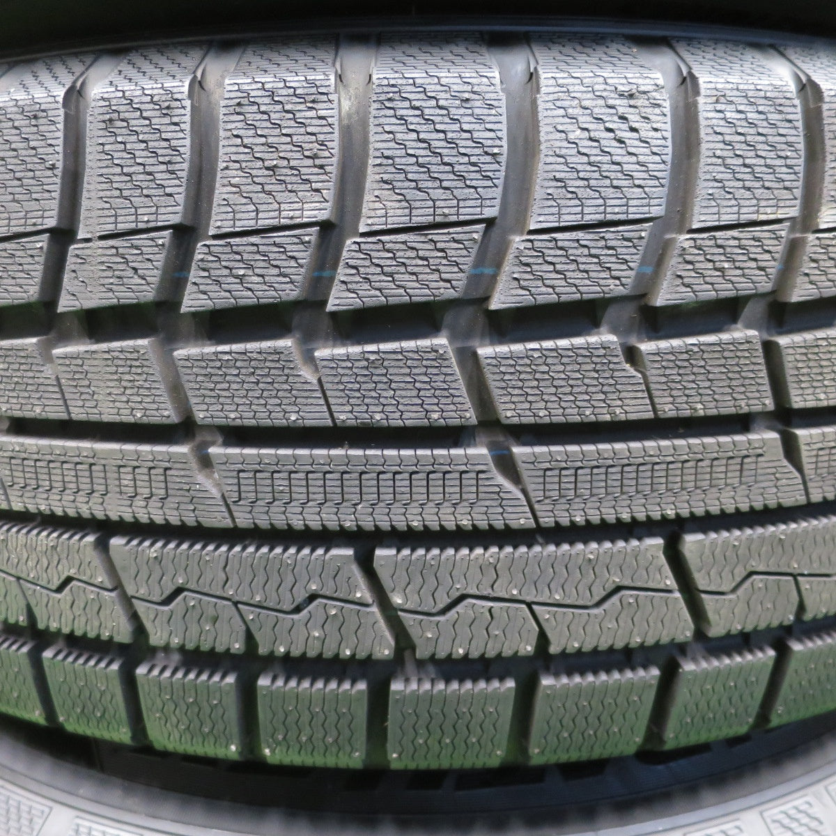 超バリ溝！21年！キレイ！ほぼ10分★MIRAI ミライ 40 アルファード 等 235/60R18 スタッドレス トーヨー ウインター トランパス TX Delmore LC.S デルモア 18インチ PCD120/5H★5121308NKス
