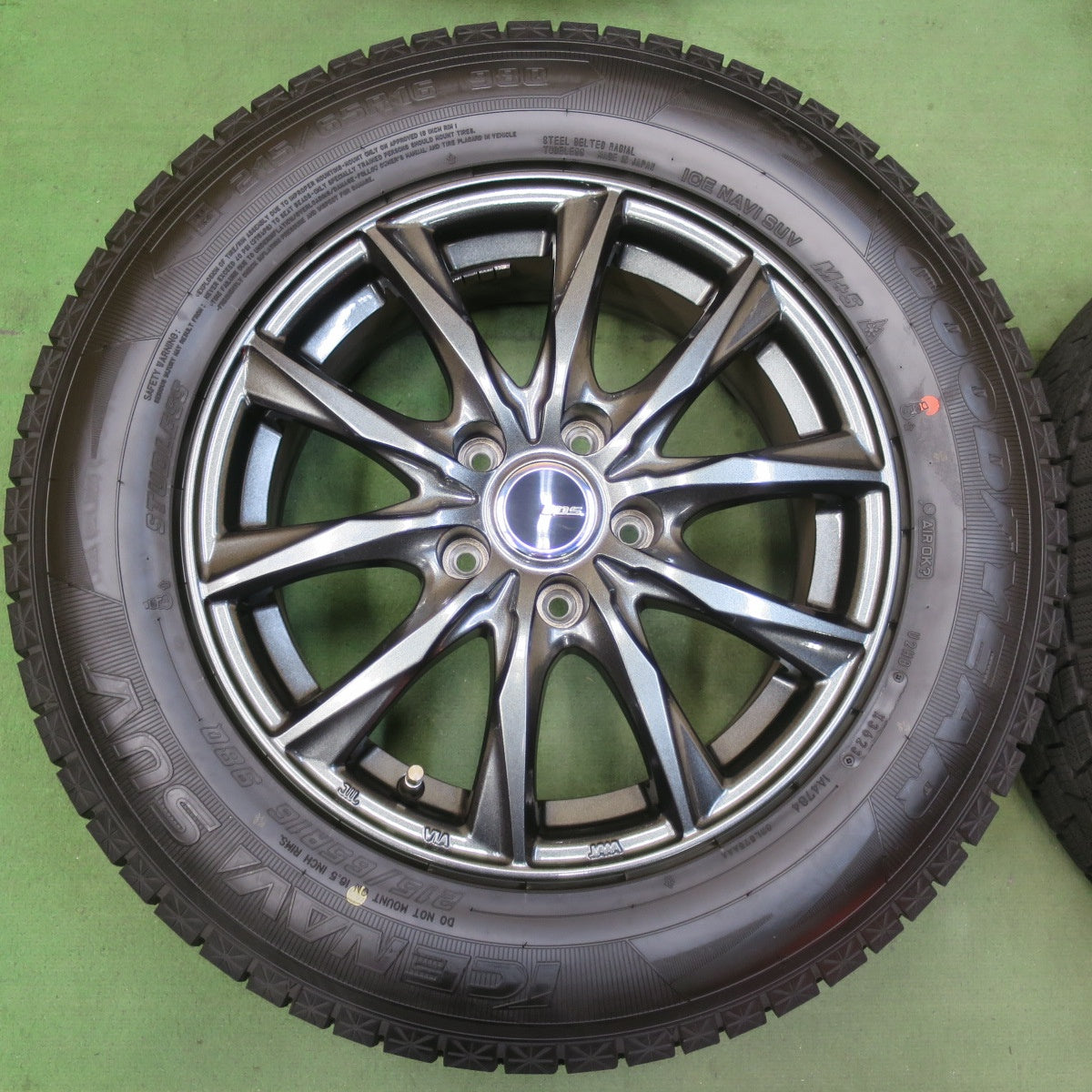 超バリ溝！23年！キレイ！ほぼ10分★スタッドレス 215/65R16 グッドイヤー アイスナビ SUV D.O.S. DOS 16インチ PCD114.3/5H★5112808イス