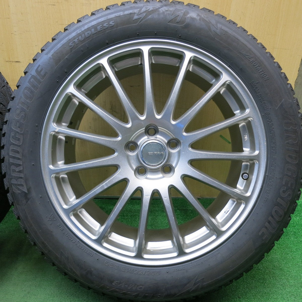 バリ溝！23年！9分★フォレスター 等 225/55R18 スタッドレス ブリヂストン ブリザック DM-V3 ヨコハマ アイスガード G075 ECO FORME PCD100/5H★5050502HAス