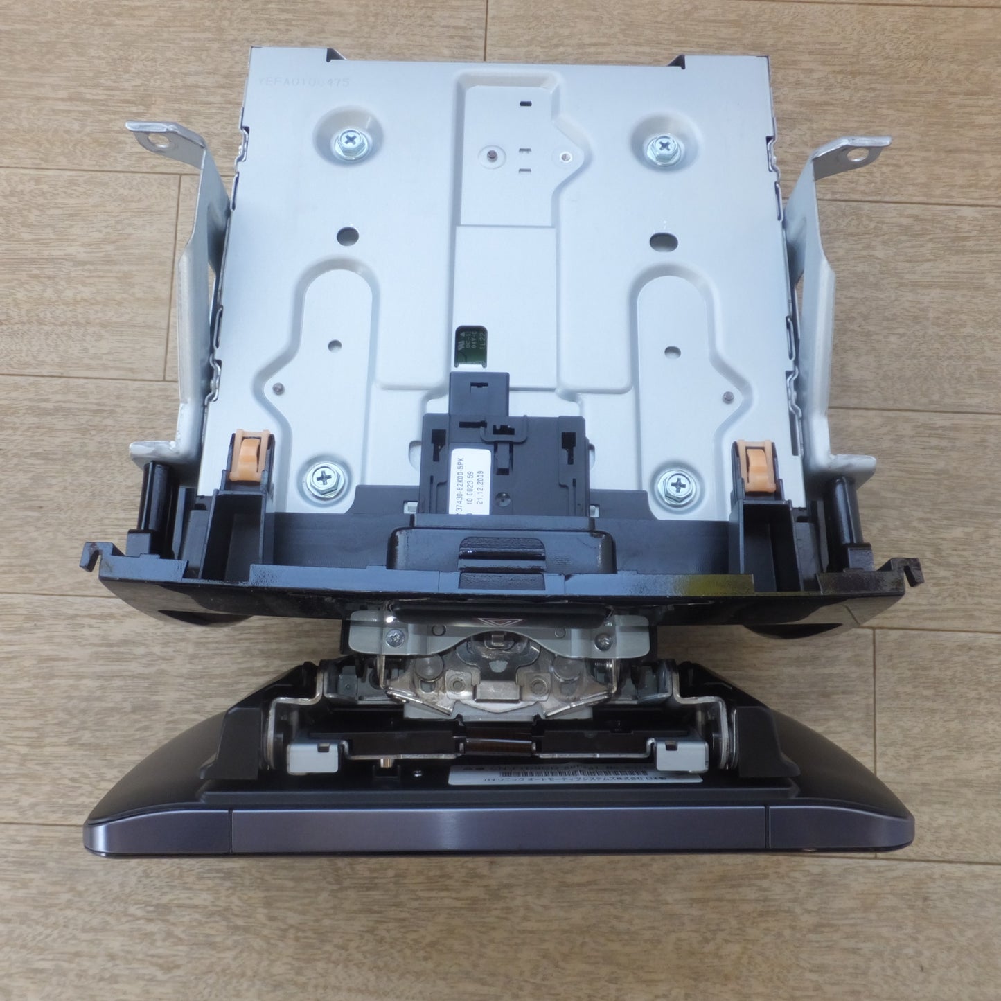 [送料無料] キレイ★パナソニック Panasonic カーナビ ストラーダ Strada CN-F1D9GD　DYNABIG スイングディスプレイ★