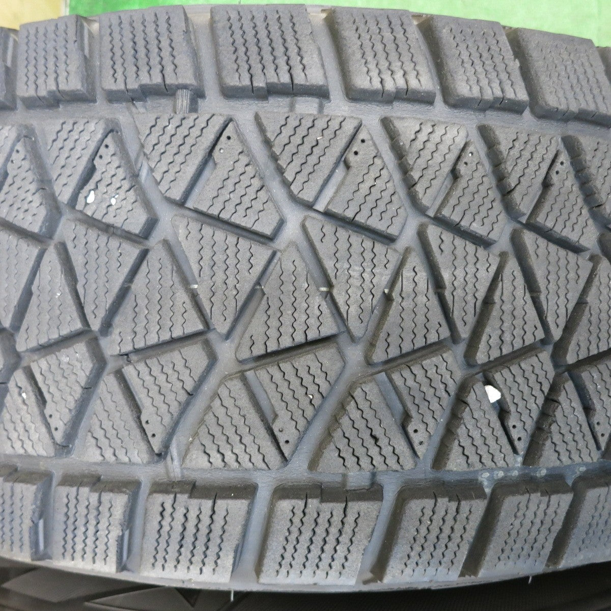 バリ溝！キレイ！9分★スタッドレス 265/70R16 ブリヂストン ブリザック DM-V2 社外 アルミ 16インチ PCD139.7/6H★6043007HAス