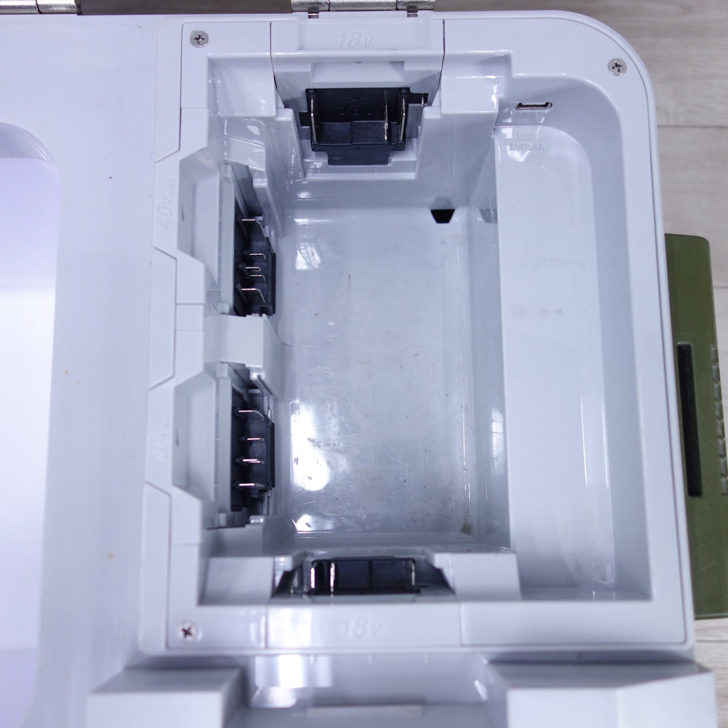 [送料無料] ◆マキタ 充電式 保冷温庫 20L CW001G 40V Max コードレス 現場 キャンプ Makita◆