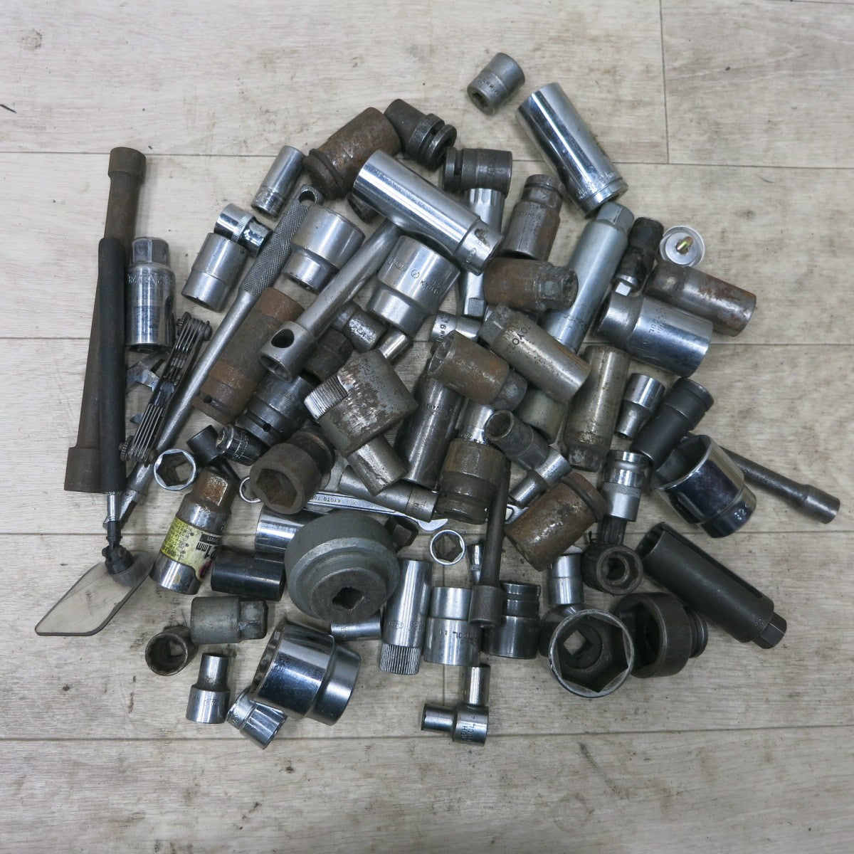 [送料無料] 大量まとめ売り◆KTC TOYOTA TOOL 等 スパナ コンビネーションレンチ めがねレンチ ソケット エクステンション ラチェット プライヤー ペンチ ドライバー ハンマー 等 工具◆