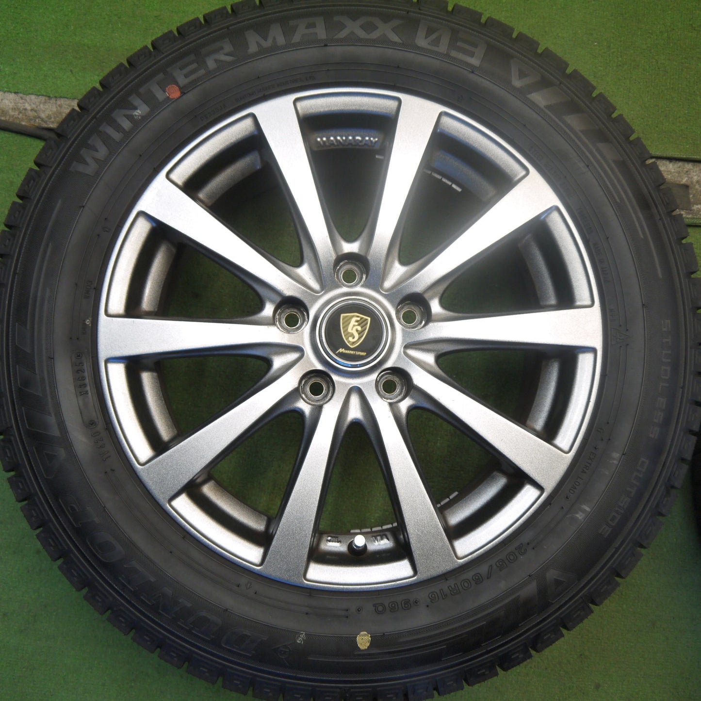 バリ溝！25年！キレイ！9.5分以上◎スタッドレス 205/60R16 ダンロップ ウインターマックス 03 MANARAY SPORT マナレイ スポーツ 16インチ PCD114.3/5H◎6081007Hス