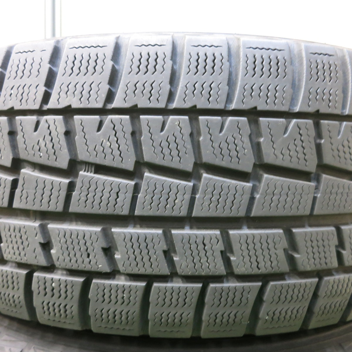 [送料無料] 4本価格★スタッドレス 215/60R16 ダンロップ ウインターマックス WM01 GRASS グラス 16インチ PCD114.3/5H★4100210SYス