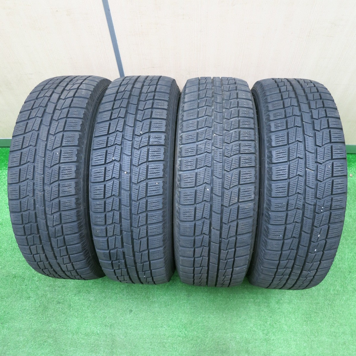 マナレイスポーツ スタッドレスタイヤ r15 195/65r15 送料無料！！ 195/65r/15 マナレイスポーツ スタッドレス スタッドレス