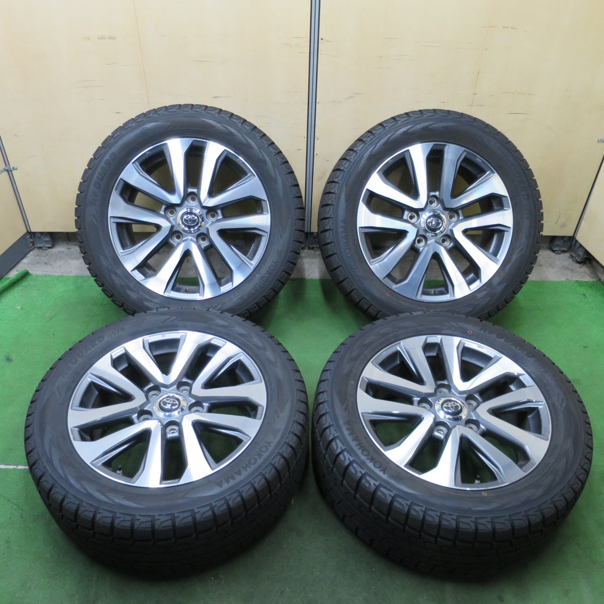 バリ溝！24年！キレイ！9.5分★トヨタ ランクル 200 ZX 純正 285/50R20 スタッドレス ヨコハマ アイスガード G075 20インチ PCD150/5H★6022701ナス
