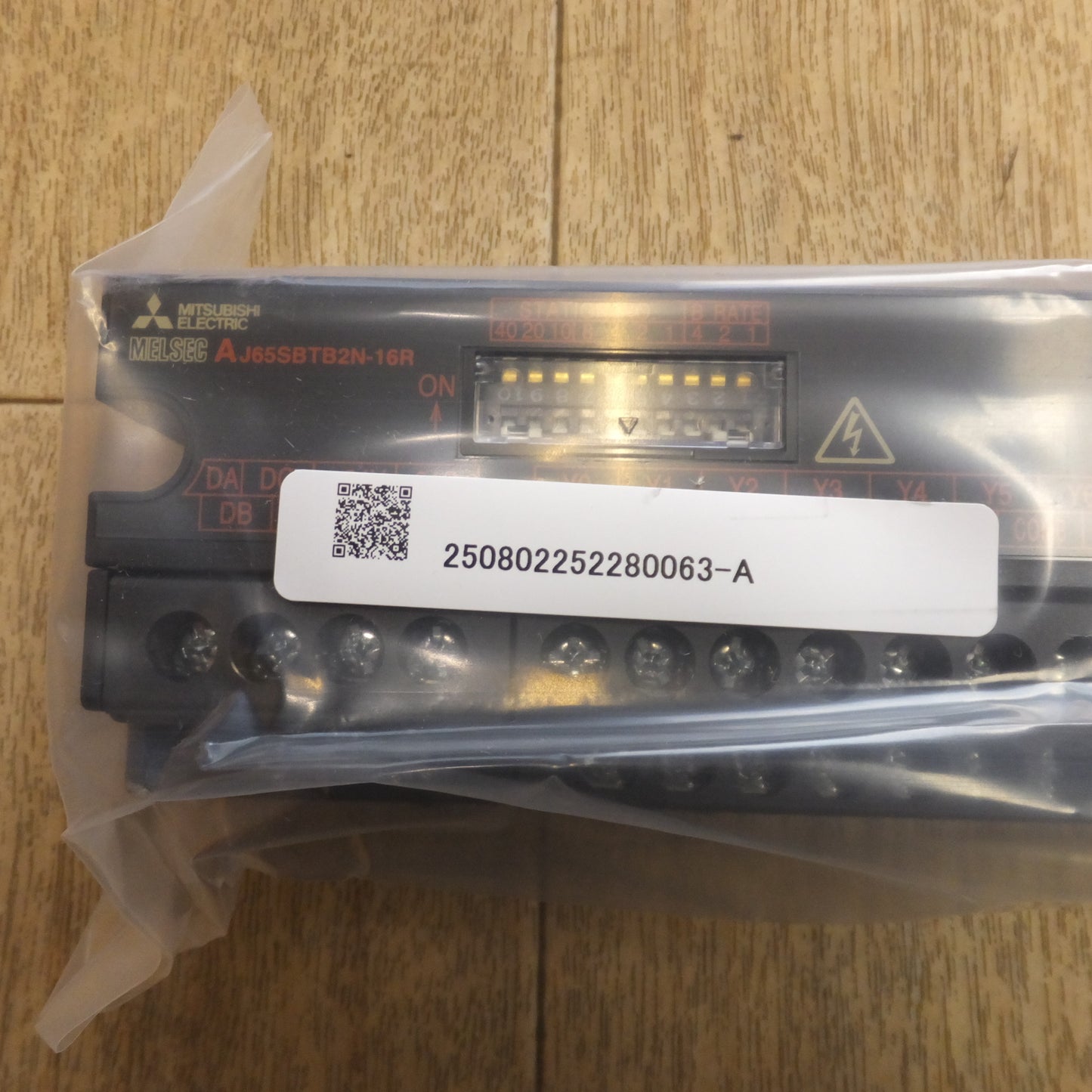 [送料無料]未使用★三菱 MITSUBISHI CC-Link小形タイプリモートI/Oユニット CC-Link小形タイプリモートI/Oユニット AJ65SBTB2N-16R★