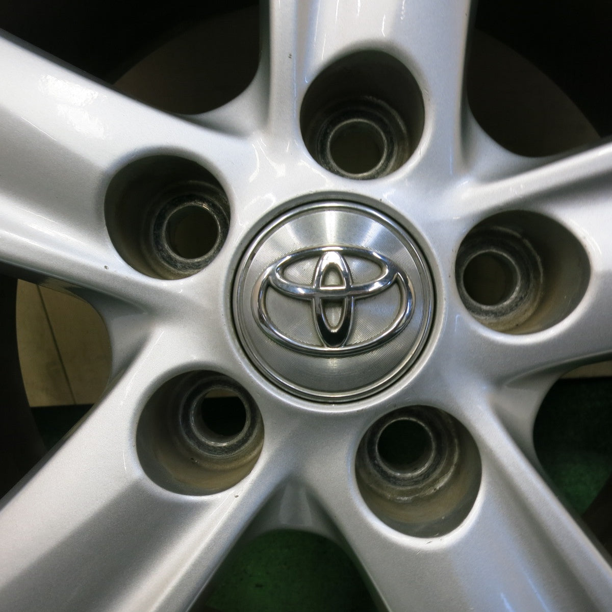 バリ溝！キレイ！9.5分★トヨタ 130系 マークX 純正 215/60R16 ブリヂストン エコピア NH100 16インチ PCD114.3/5H★5081803SKノ