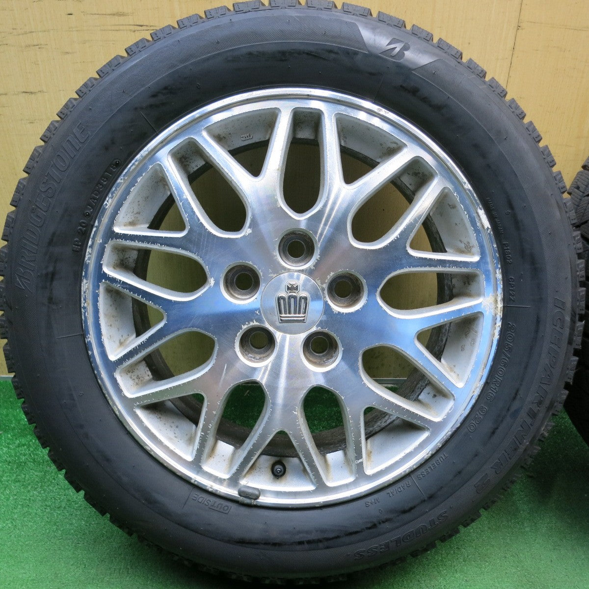 バリ溝！9.5分以上◎トヨタ 170系 クラウン アスリート 純正 205/60R16 スタッドレス ブリヂストン アイスパートナー2 16インチ PCD114.3/5H◎6071904HAス