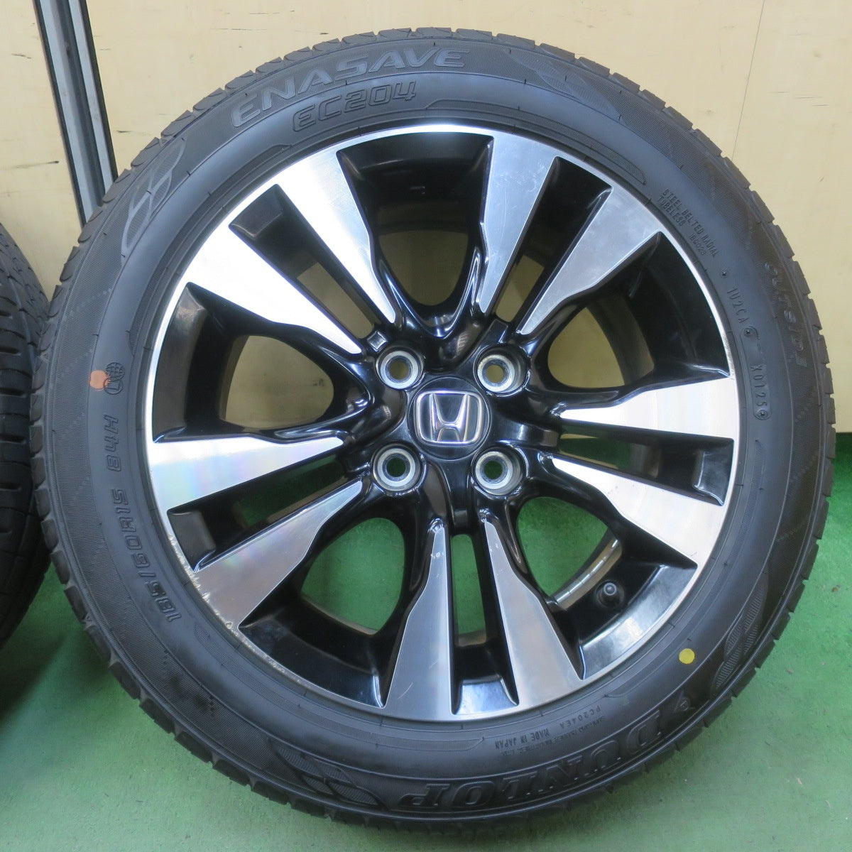 バリ溝！25年！ほぼ10分★ホンダ フィット シャトル 純正 185/60R15 ダンロップ エナセーブ EC204 15インチ PCD100/4H★6052911イノ